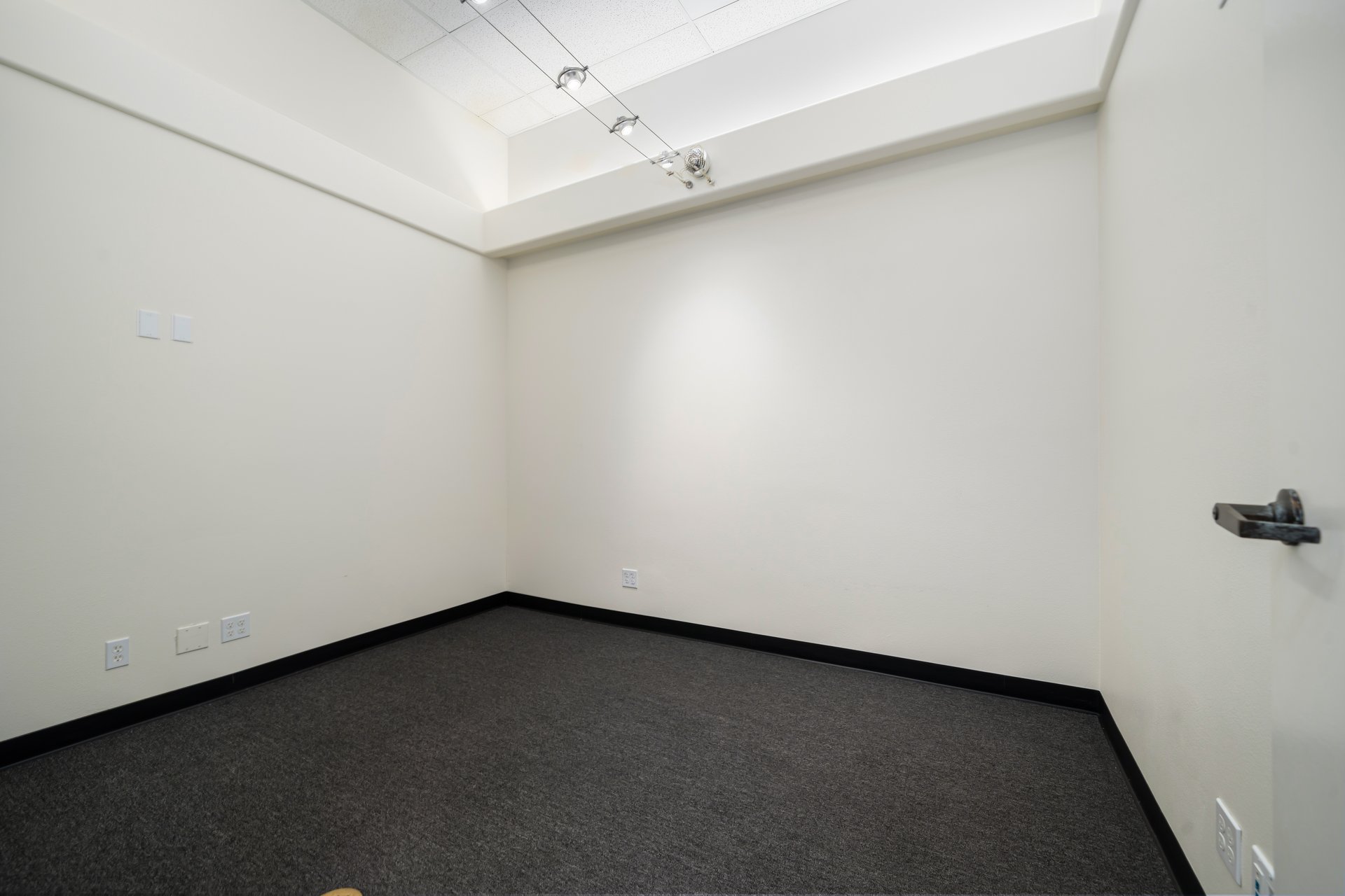 Desert Square - Suite D
