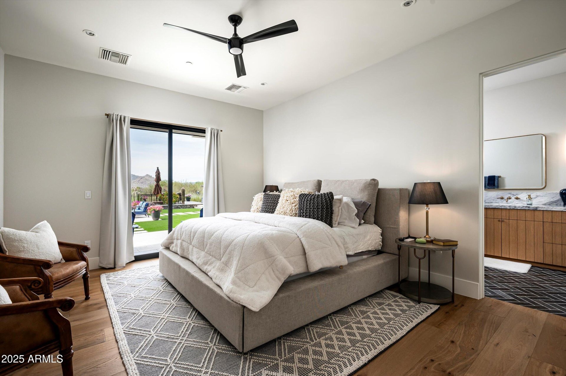 8328 E WHISPER ROCK TRL