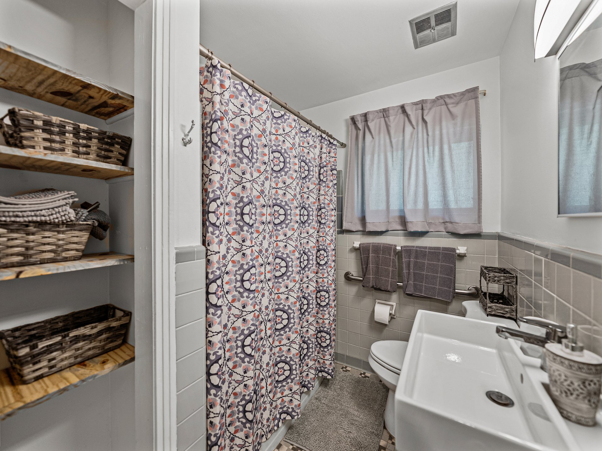 131 OAK PARK AVE
