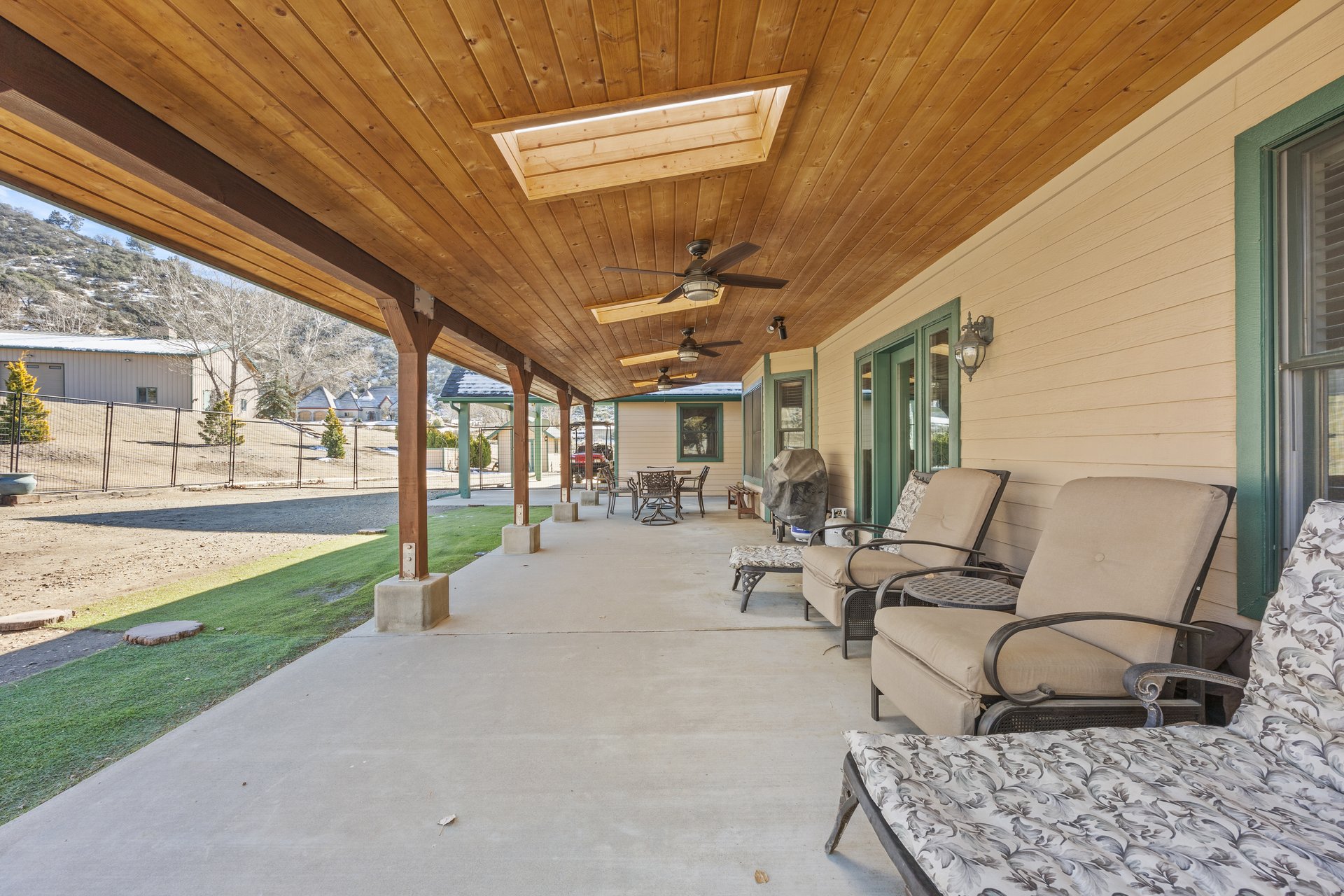 Equestrian Estate in Bear Valley Springs: 25820 Skyline Drive