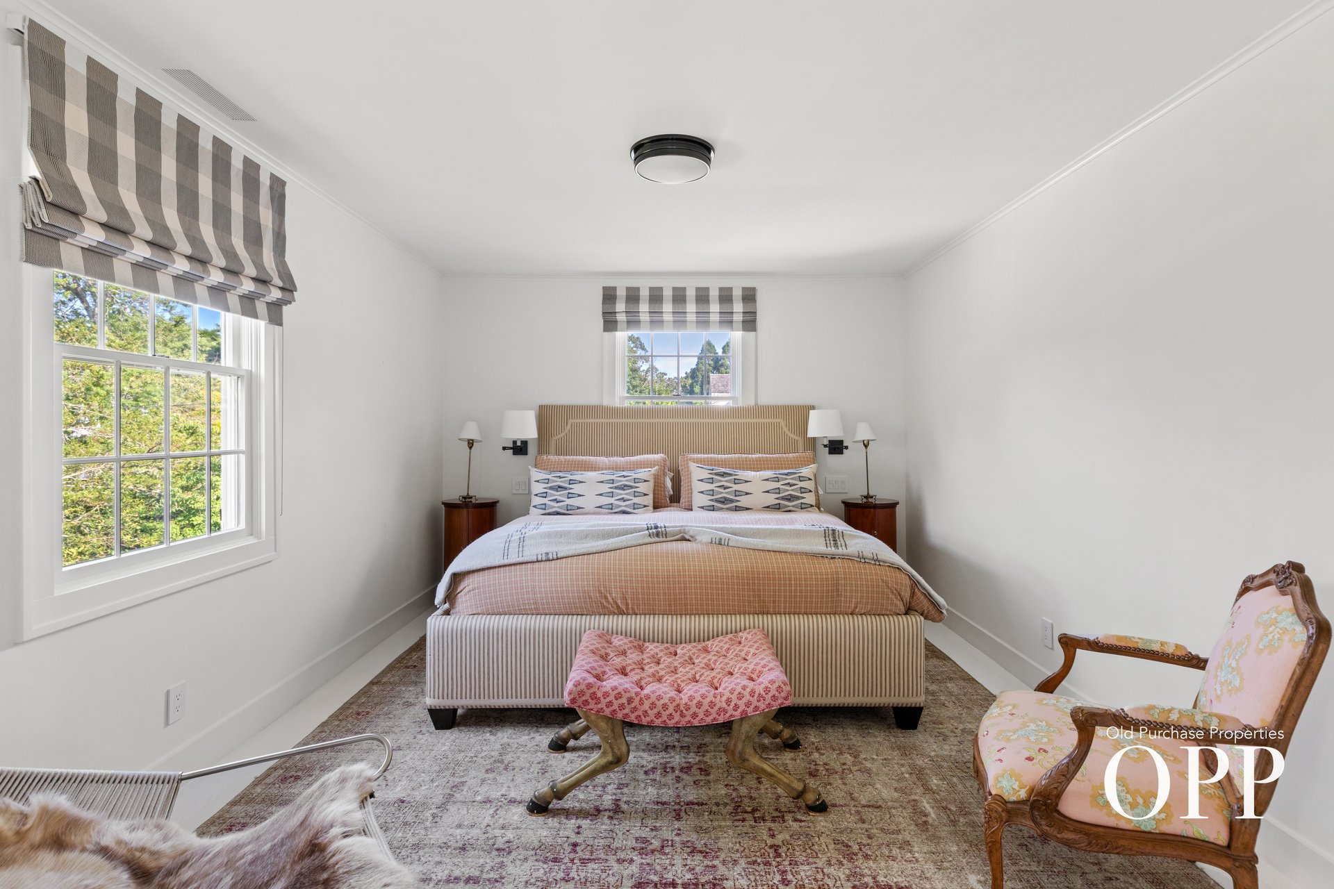 A REFINED BELLPORT RETREAT