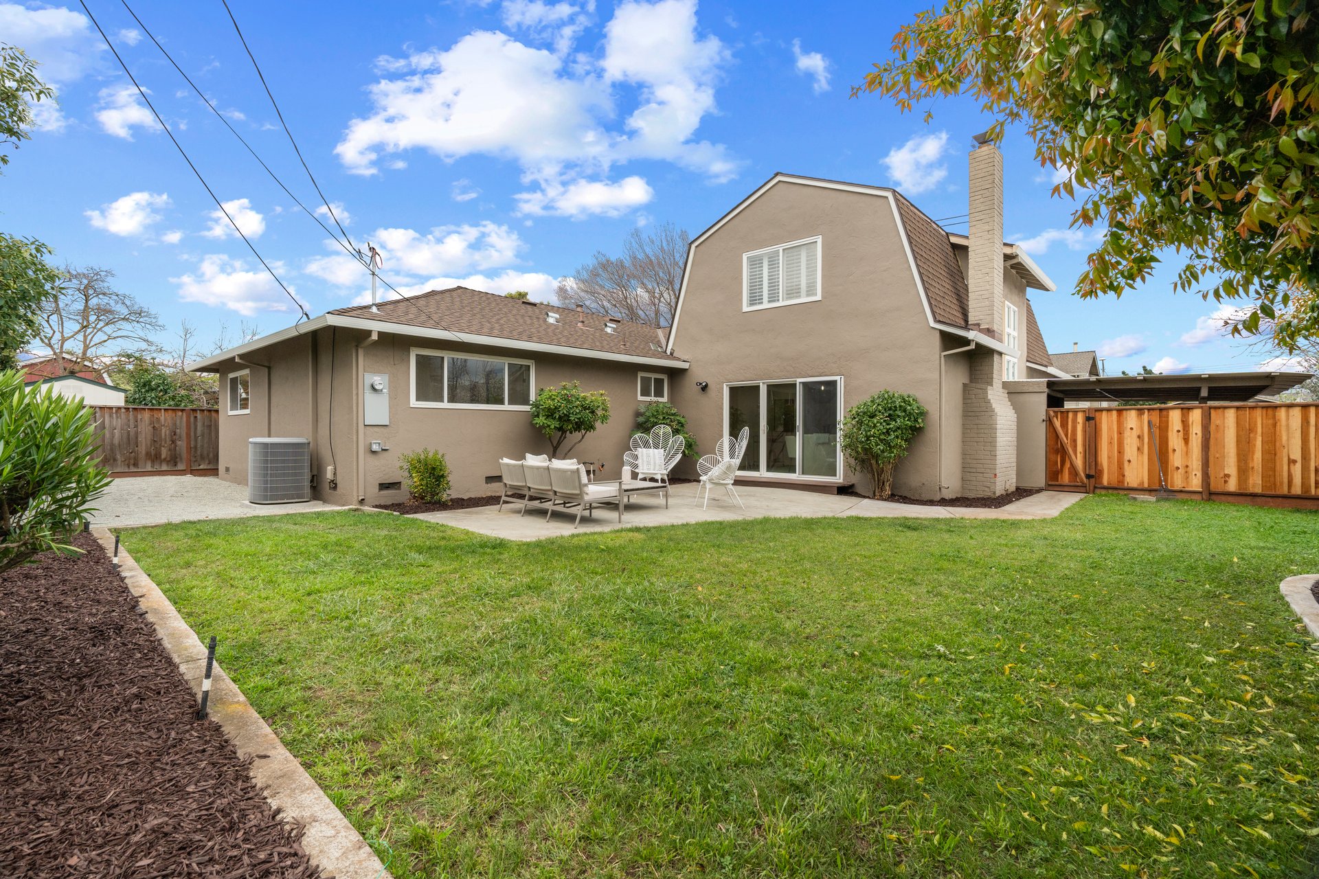 699 Cornell DR