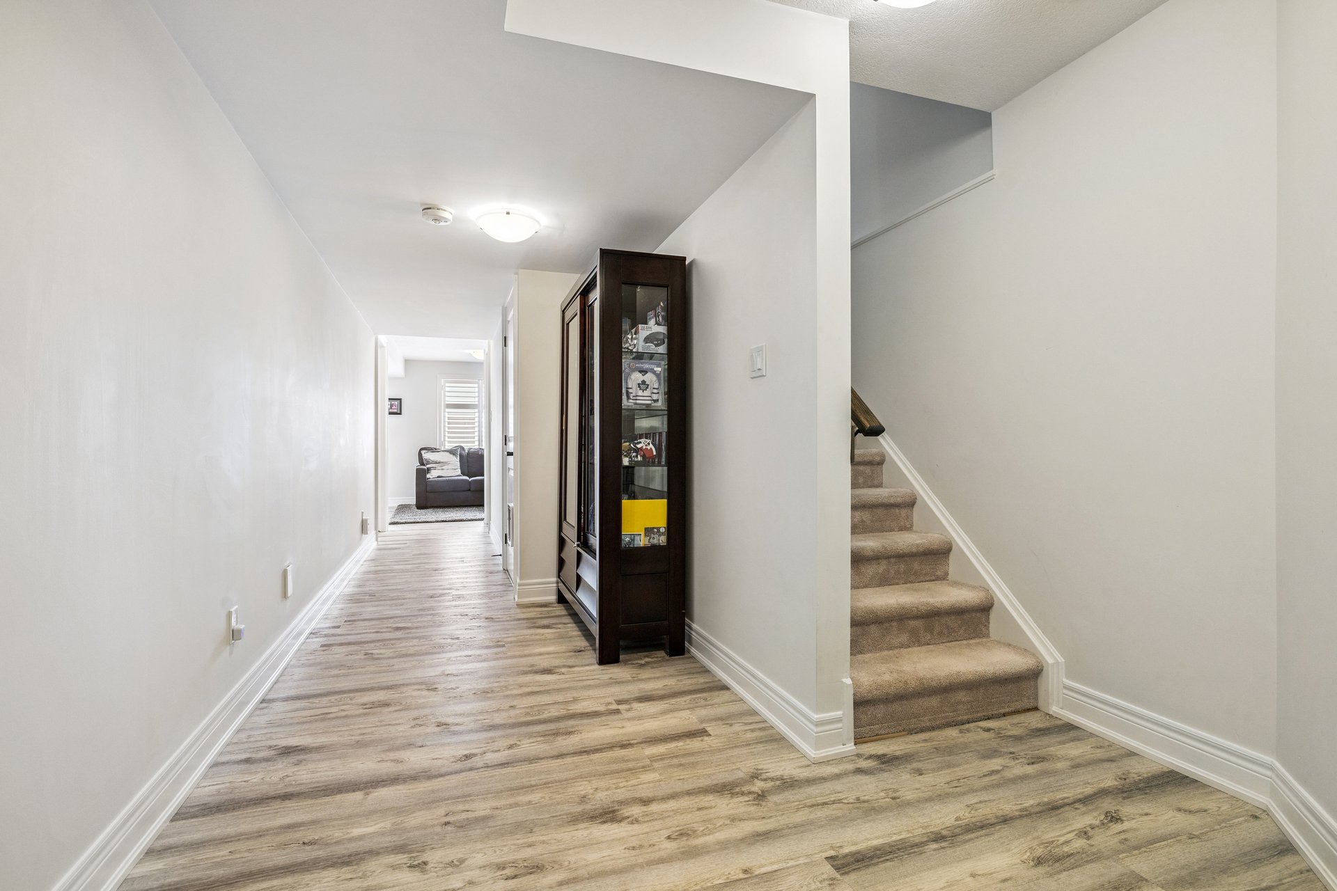 Beautifully updated END-UNIT townhome
