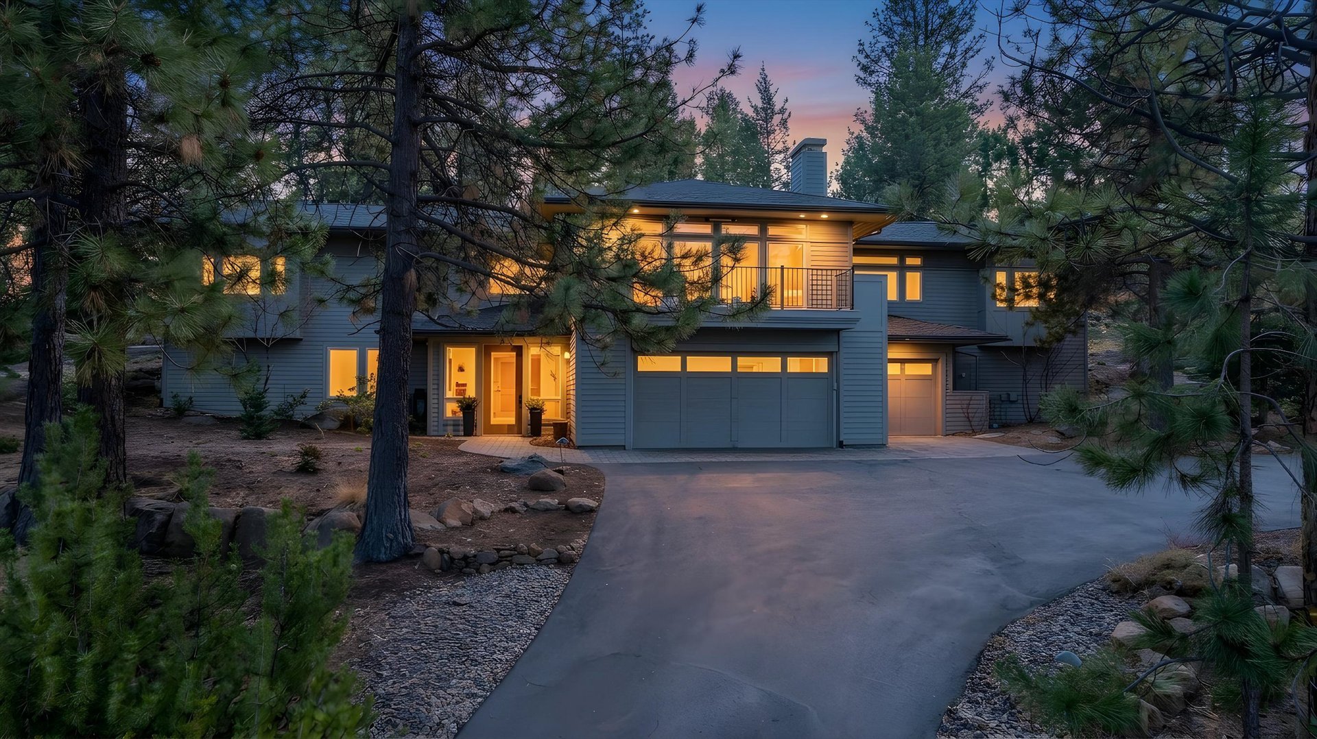 2589 NW Champion Circle