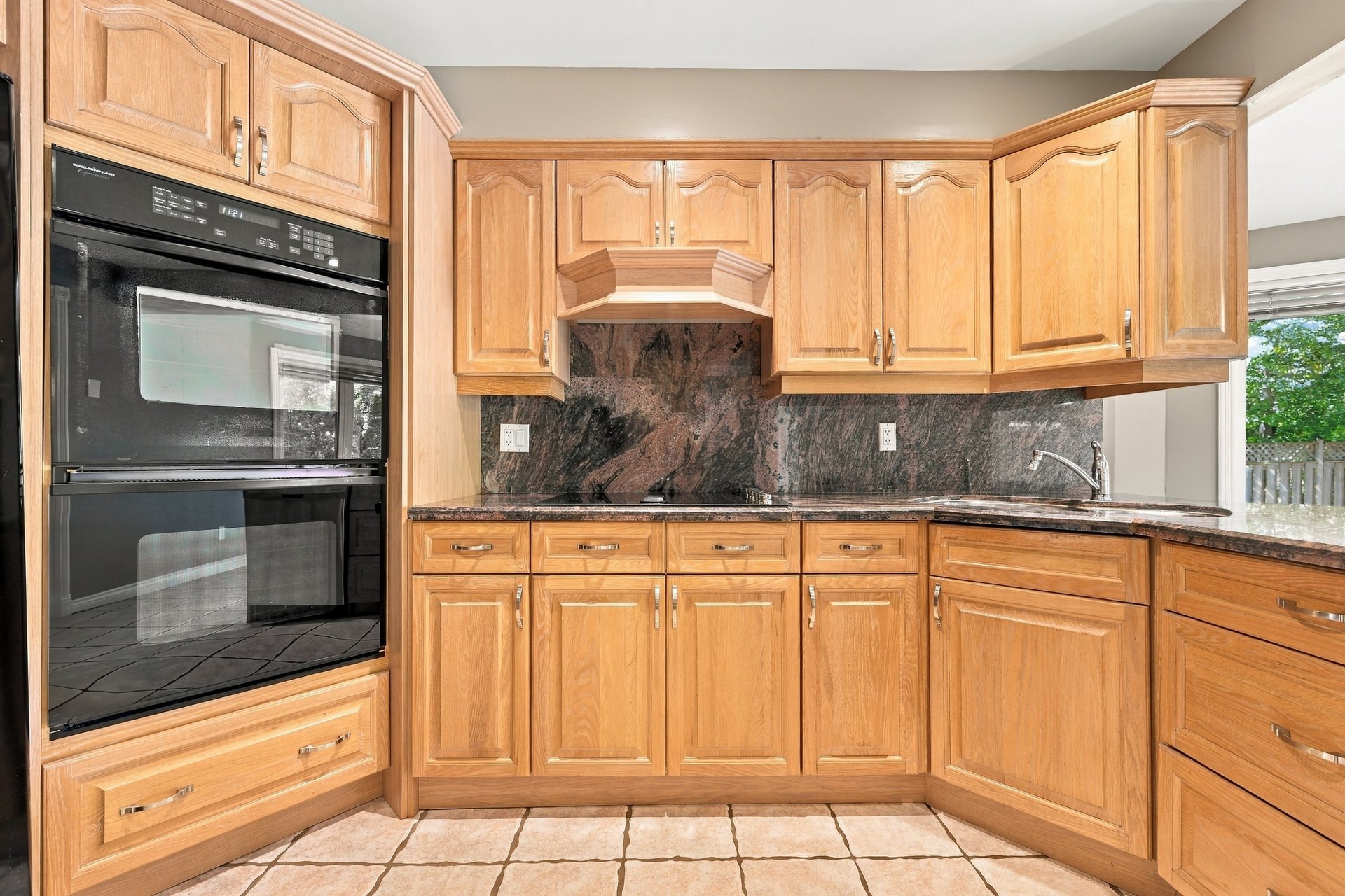Executive home in Oakville's prestigious Glen Abbey community