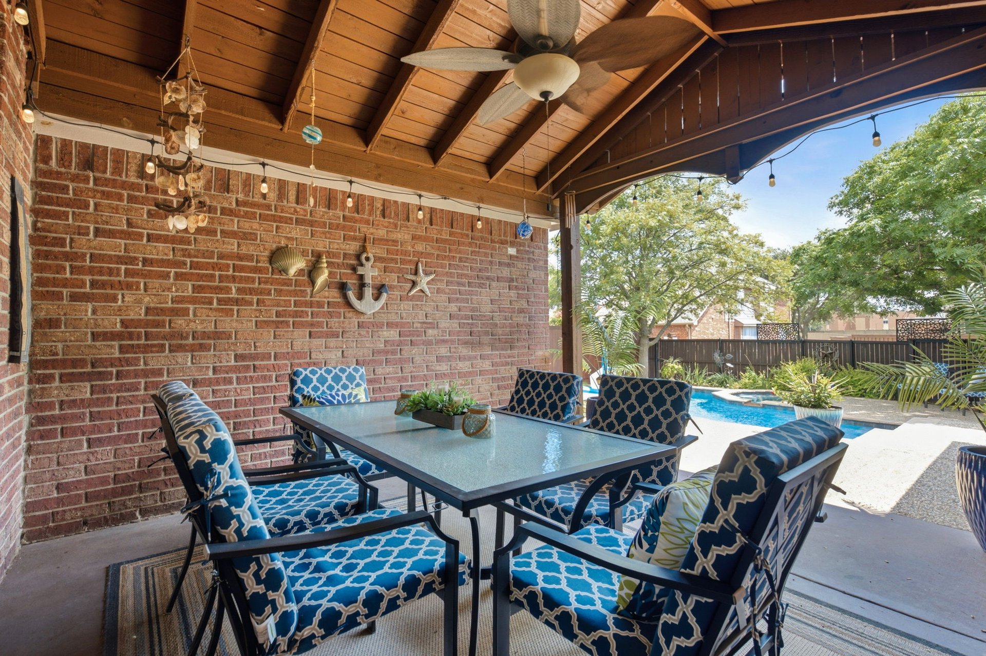 7005 Royal Glen Trail