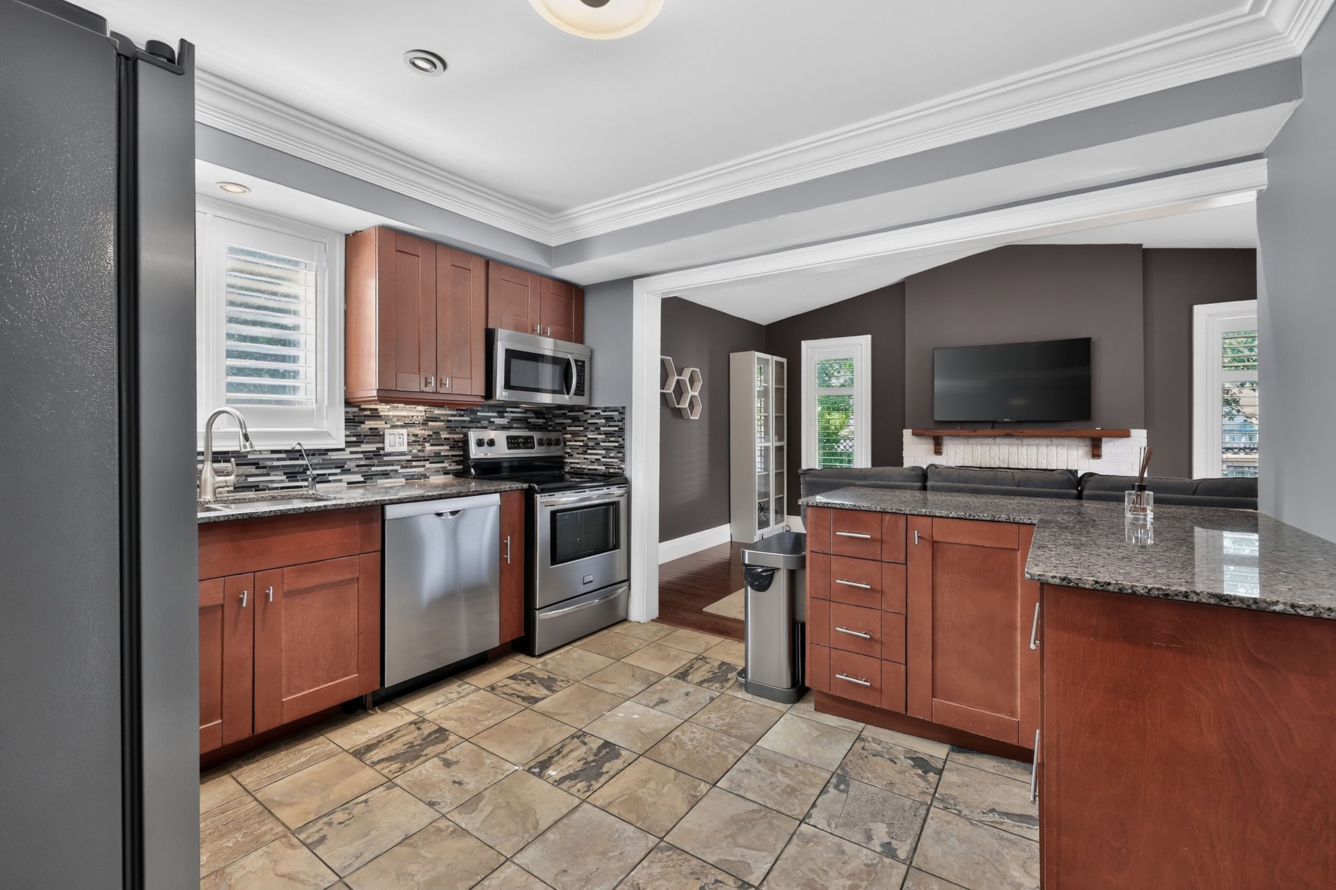 2102 Salma Crescent, Burlington