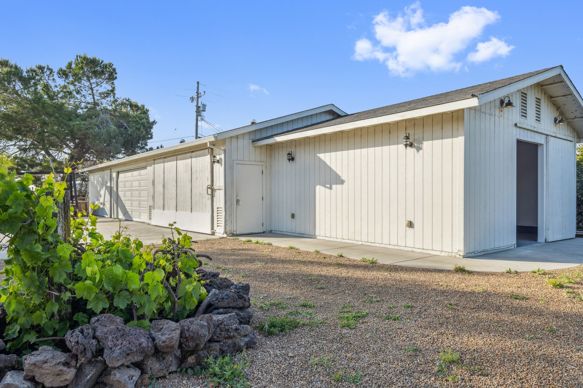 5082 Lakeville Hwy