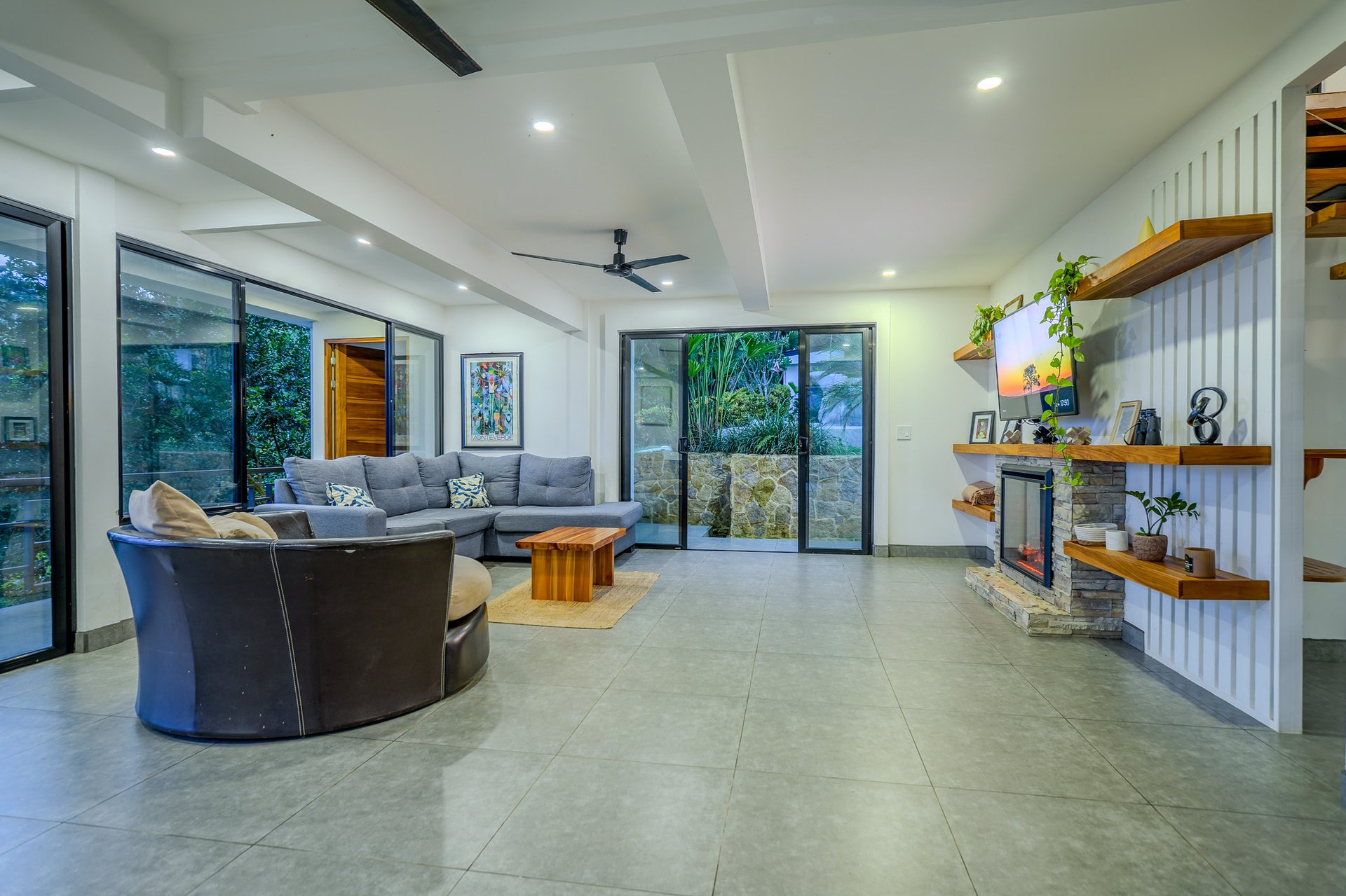 Casa La Roca, Whale's Tail 3 Bedroom Home In Uvita!