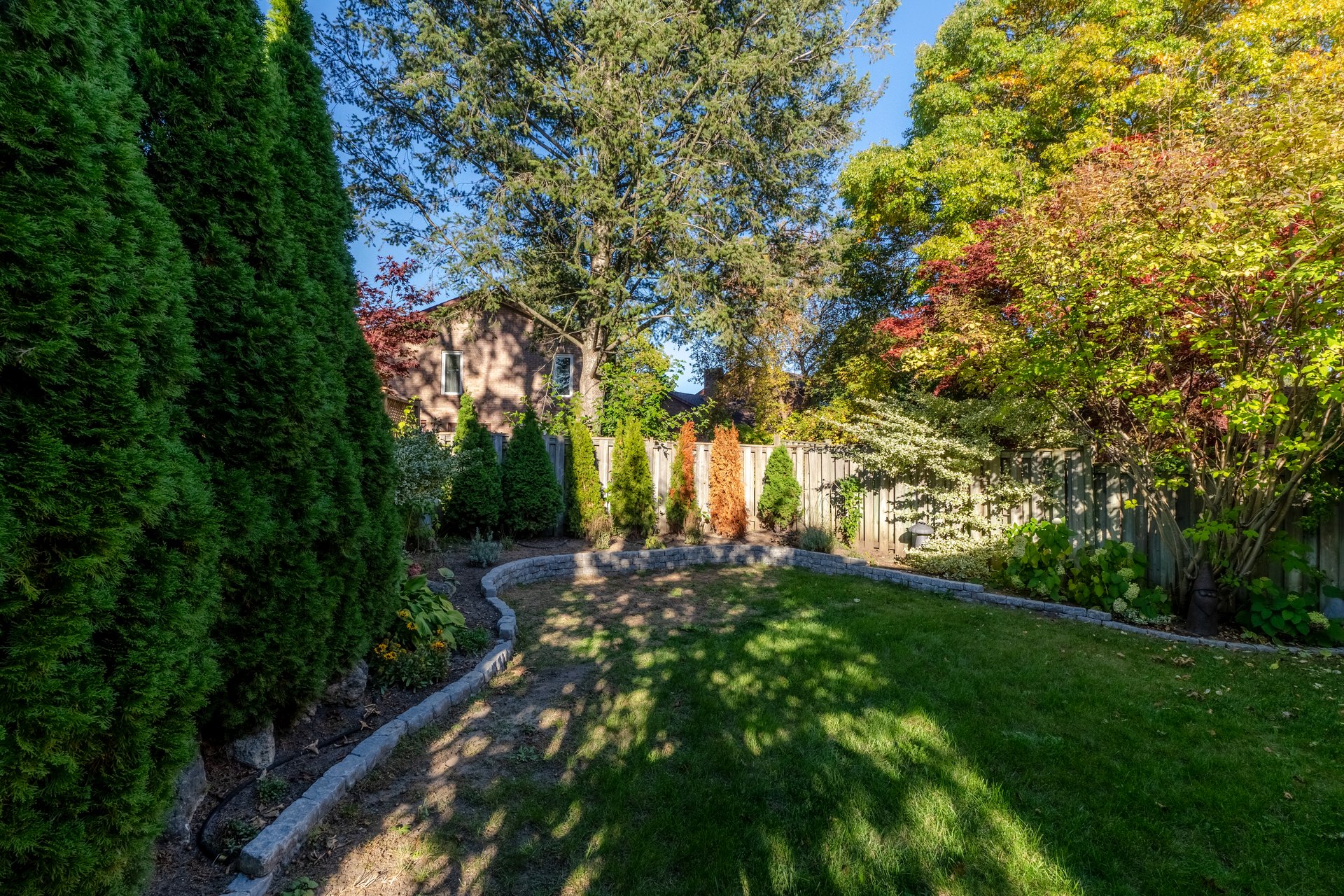 1053 Red Pine Cres