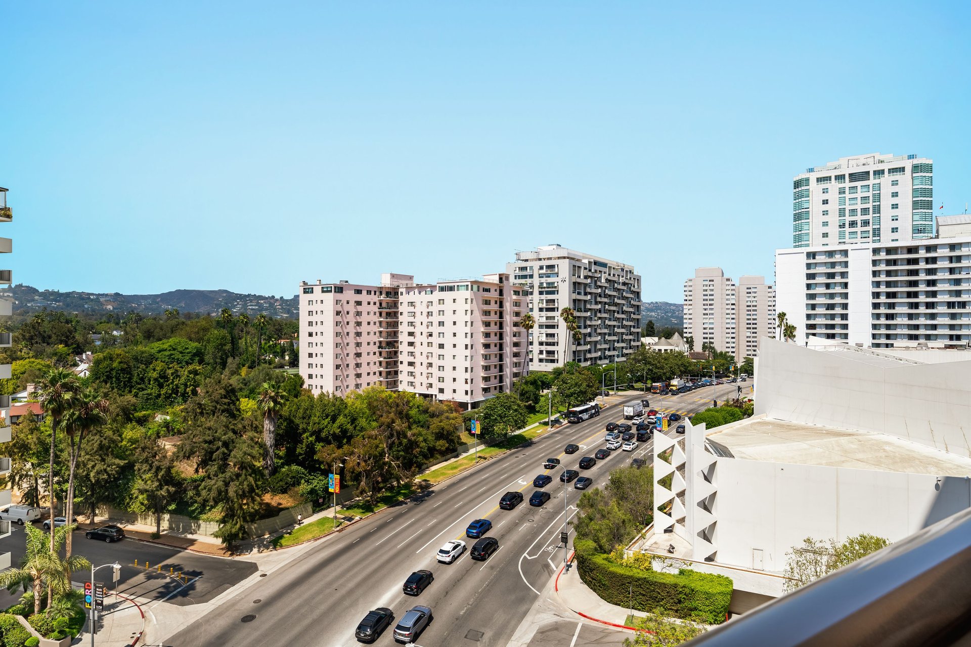The Mirabella #802, Wilshire Corridor