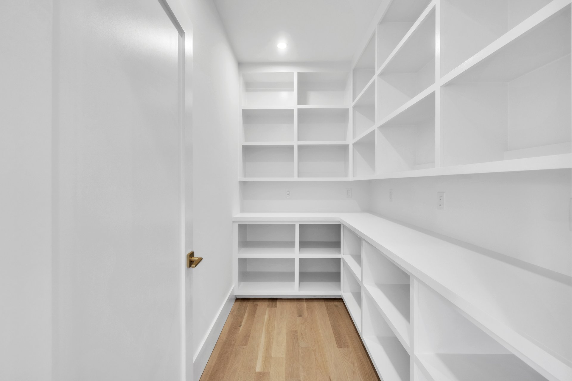East Ave, Unit A