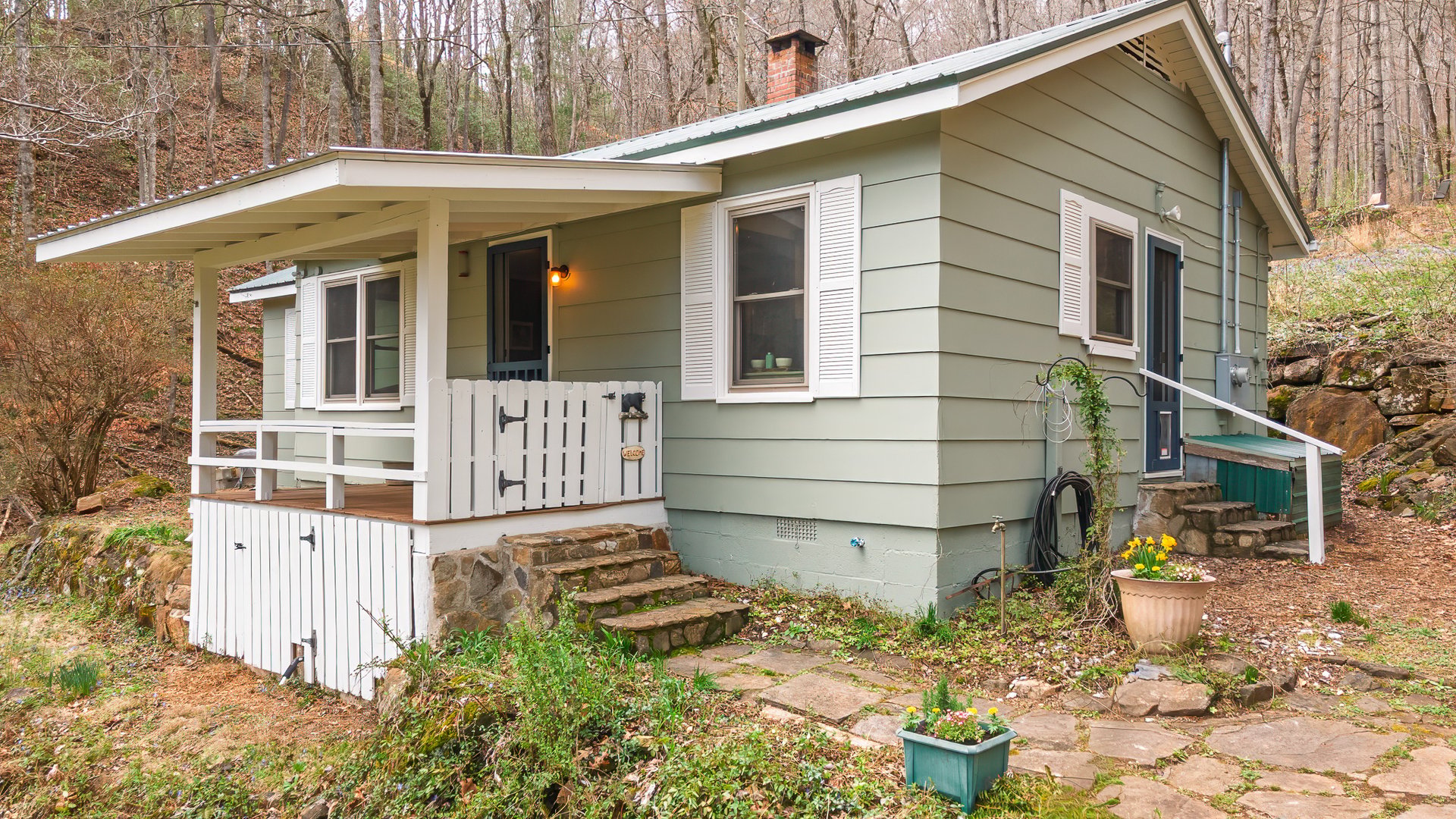 2035 Wayah Rd.