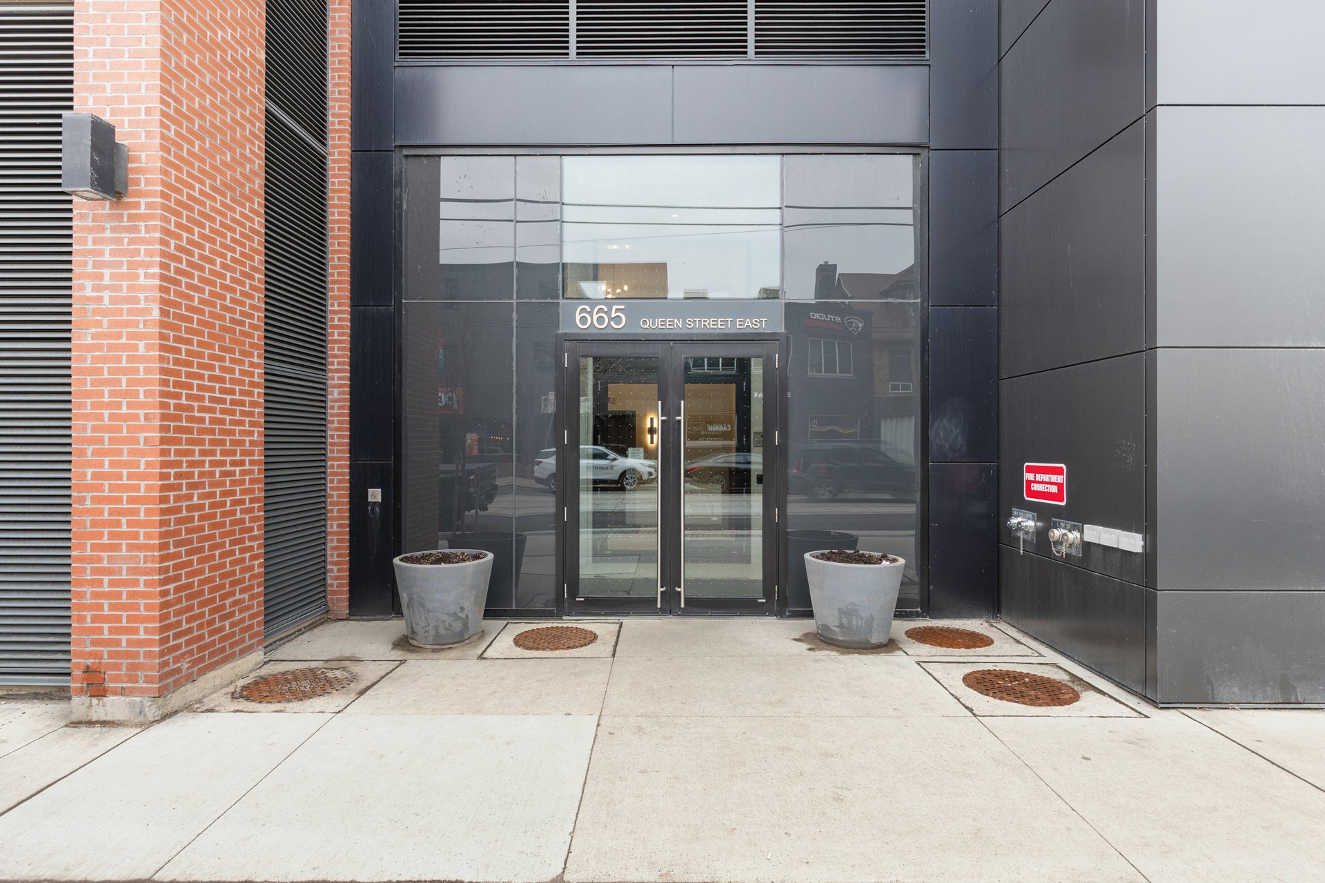 665 Queen Street East Suite 301