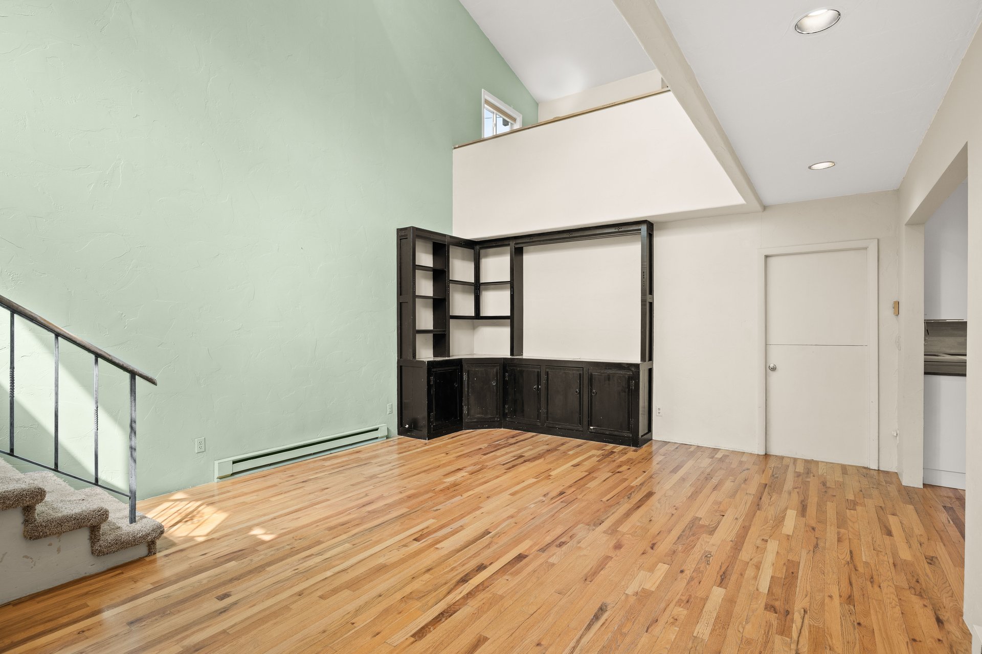 Spacious Mid-Valley Residence Near Crown Mountain Park
