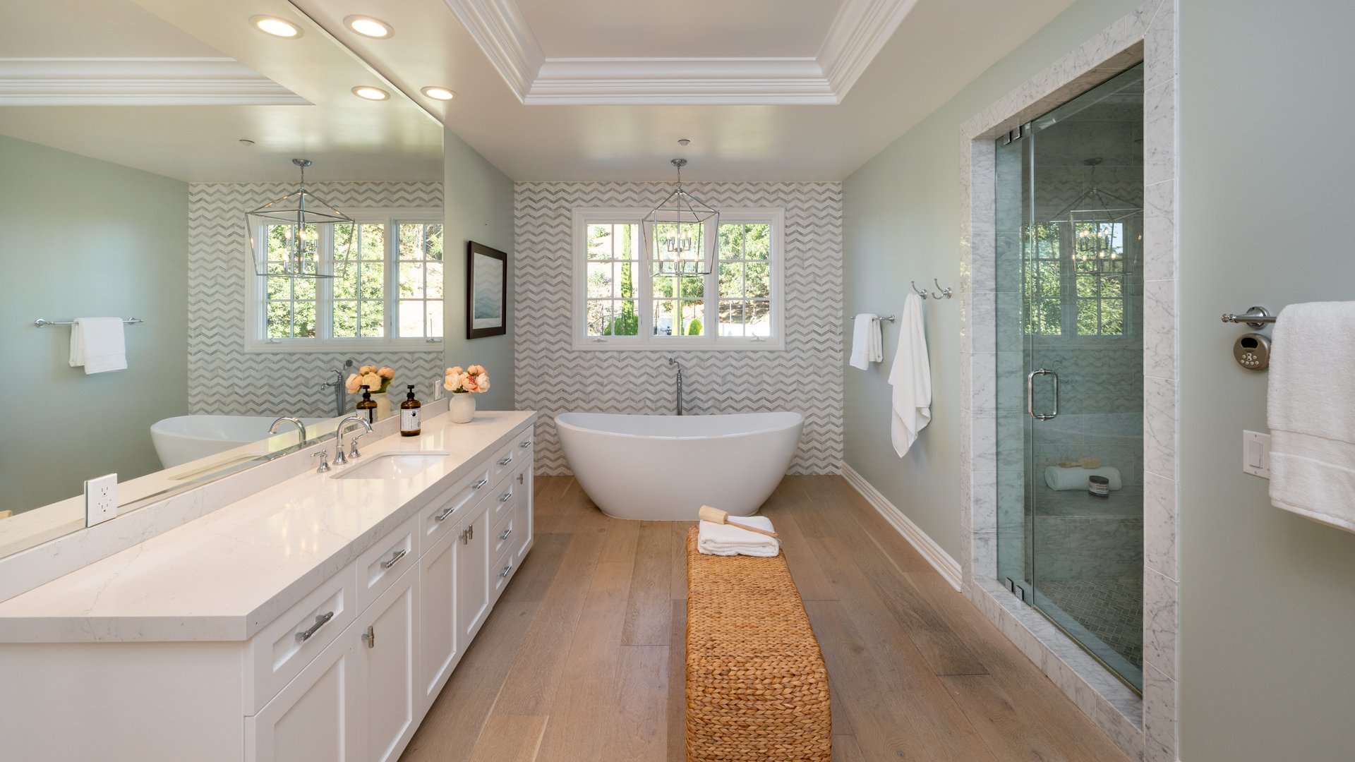 3686 Benedict Canyon Ln, Sherman Oaks 