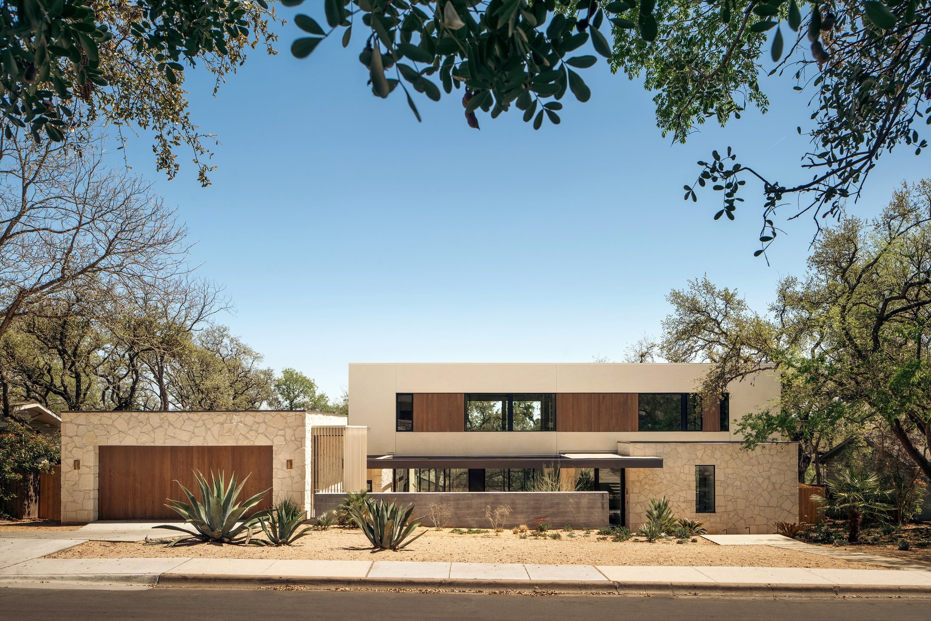4705 Balcones Dr