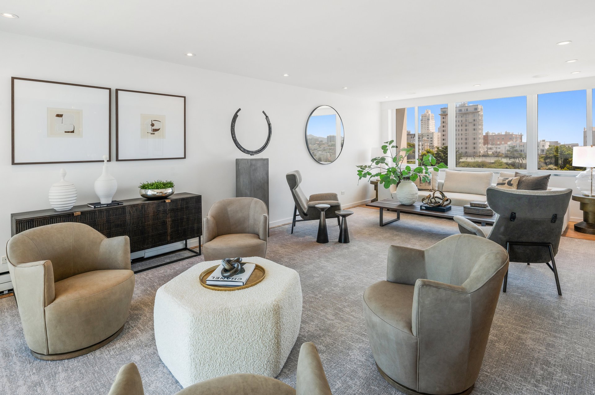 3-Bdrm View Apartment at 1080 Chestnut