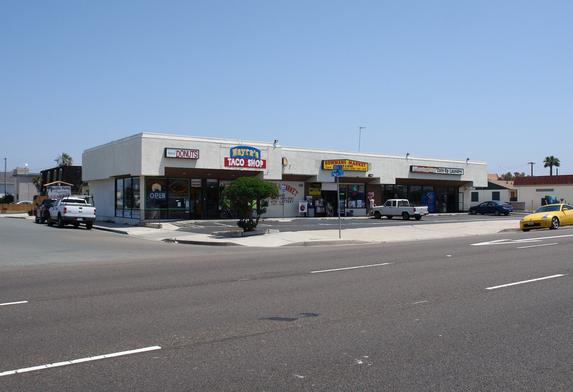 Palm Plaza