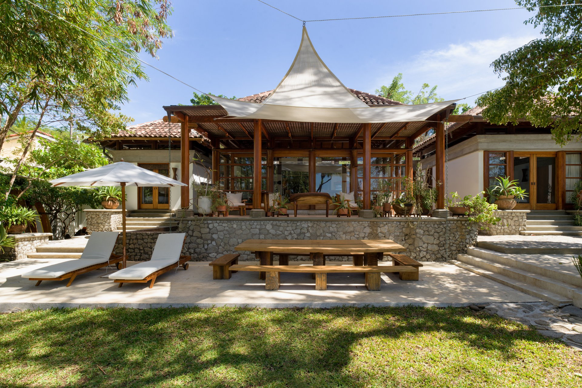 Villa Serena | Oceanfront Luxury in Playa Langosta