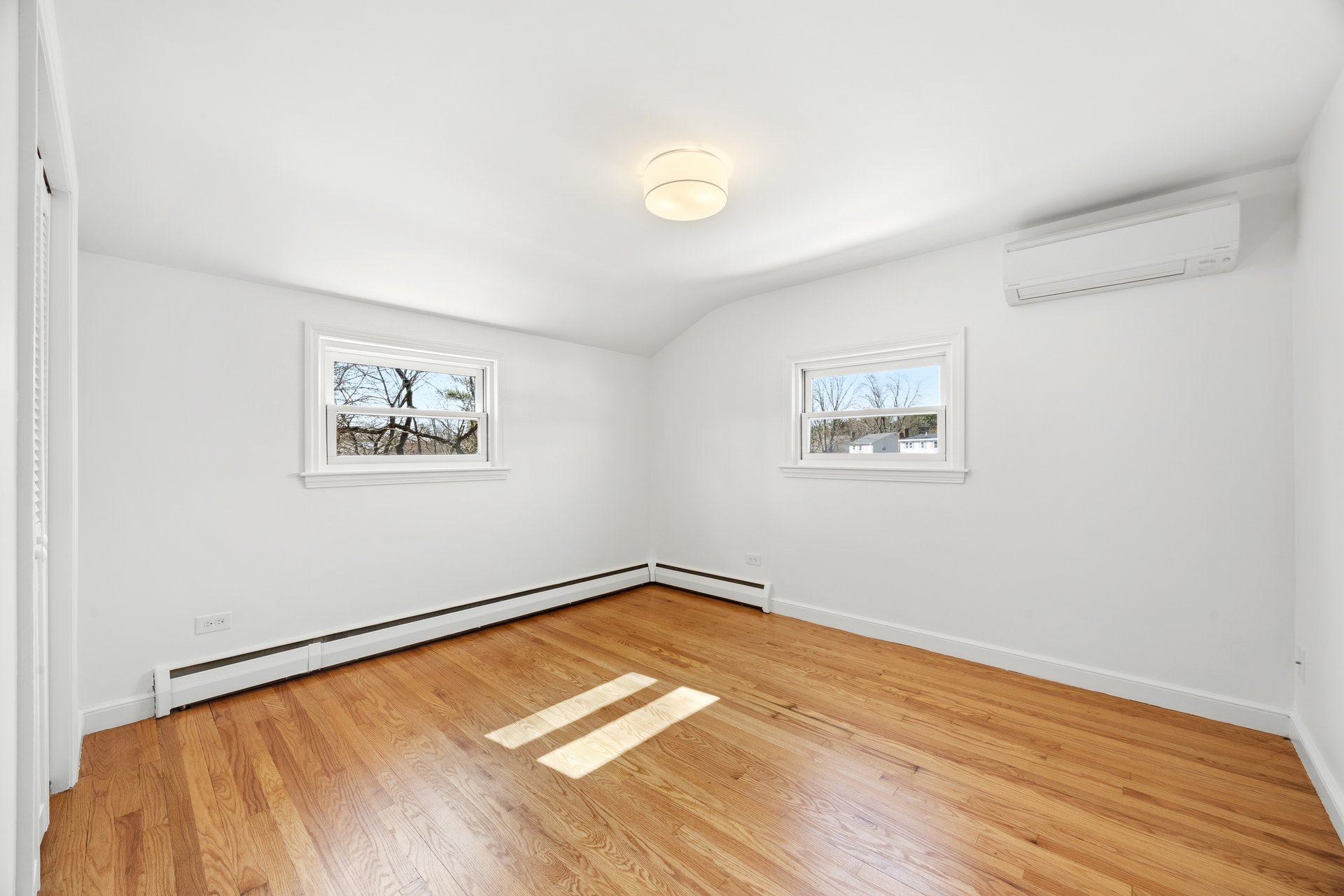 10 Meadowbrook Lane