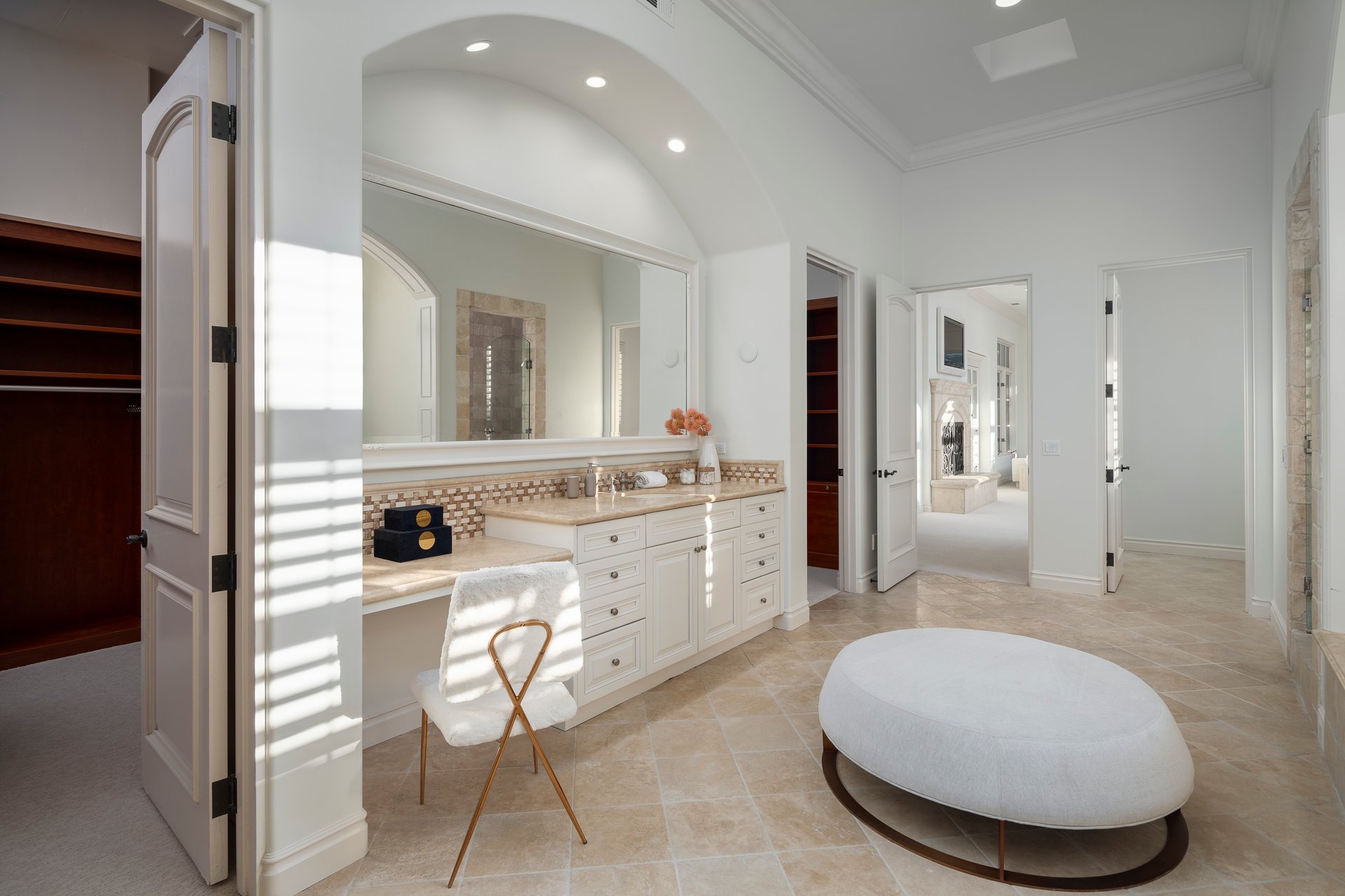 Luxury Living Redefined: Executive Rental in The Bridges
