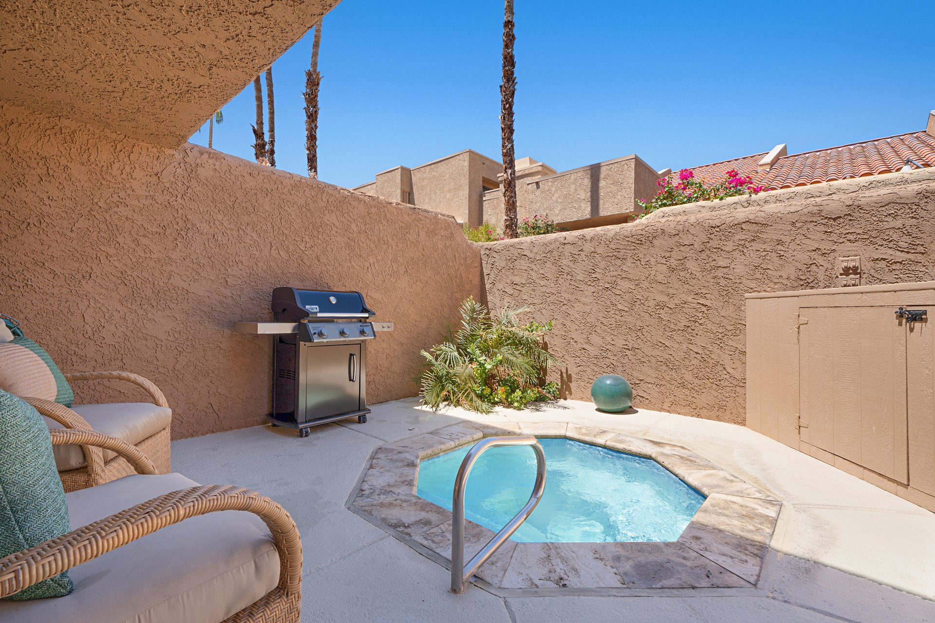 Foxtail Luxe Retreat