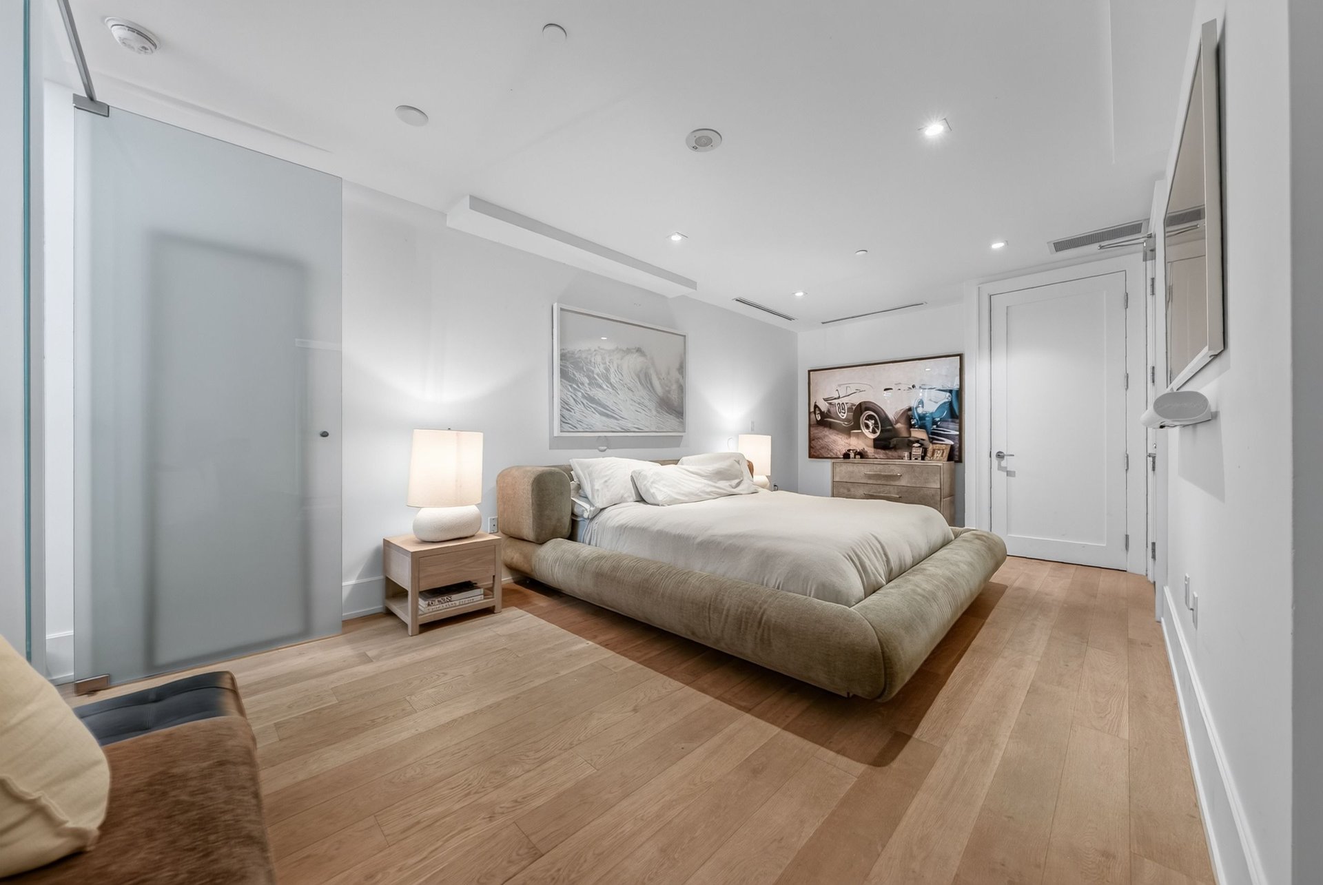 Ultra-Exclusive Yorkville Address