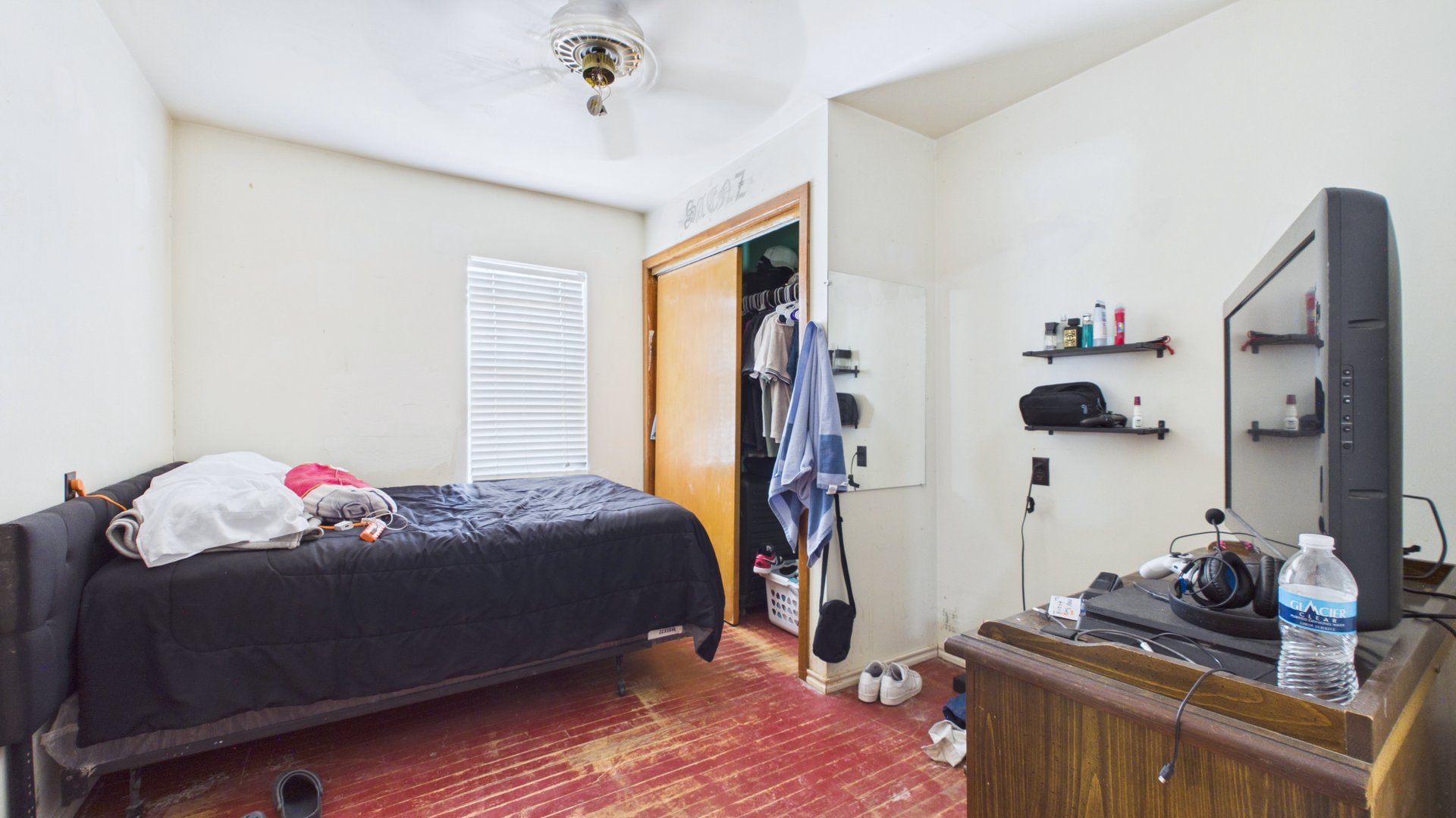 718 S Locust Ave