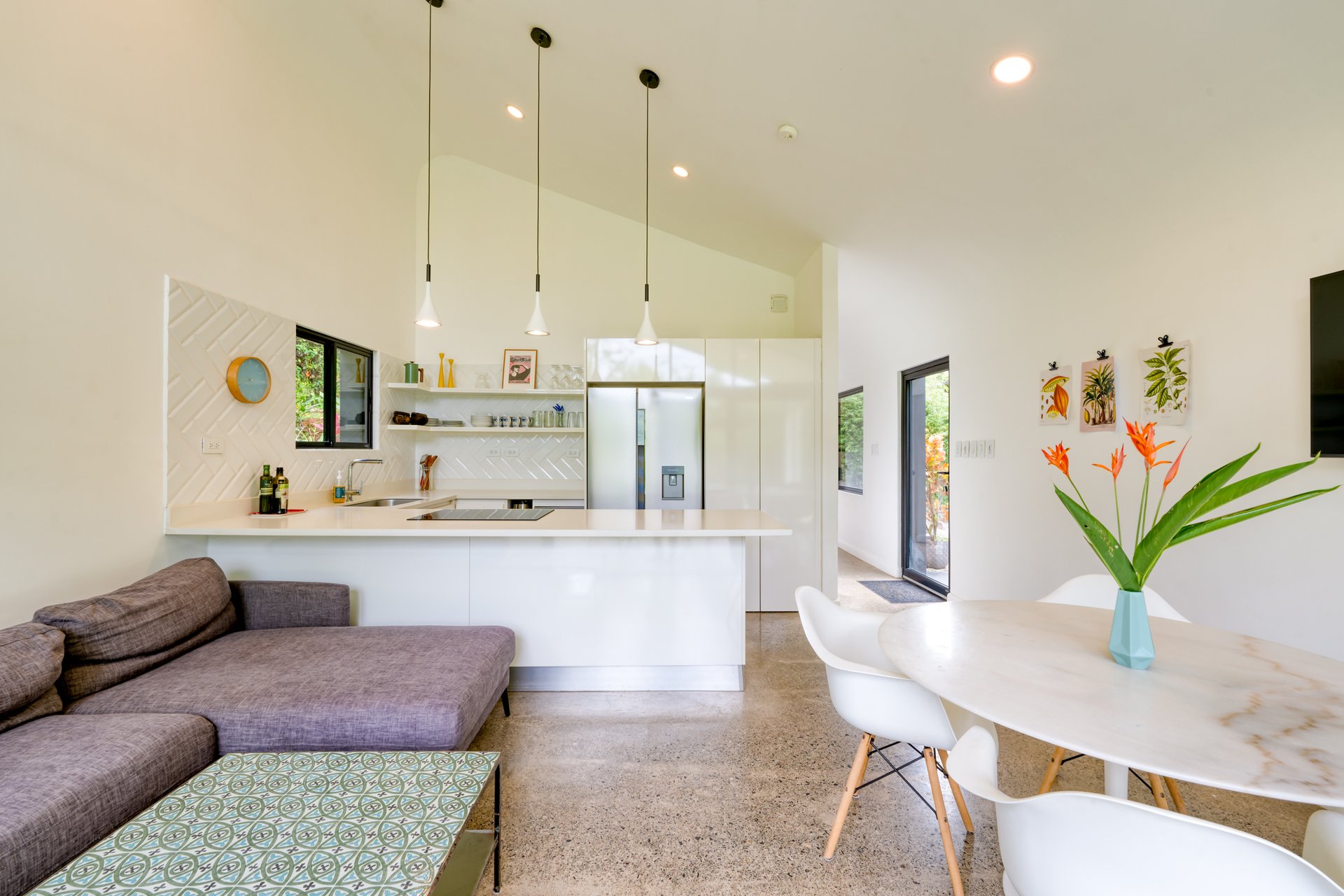 Modern Eco Villa in Central Uvita Only 5 Minutes from Surf Beach