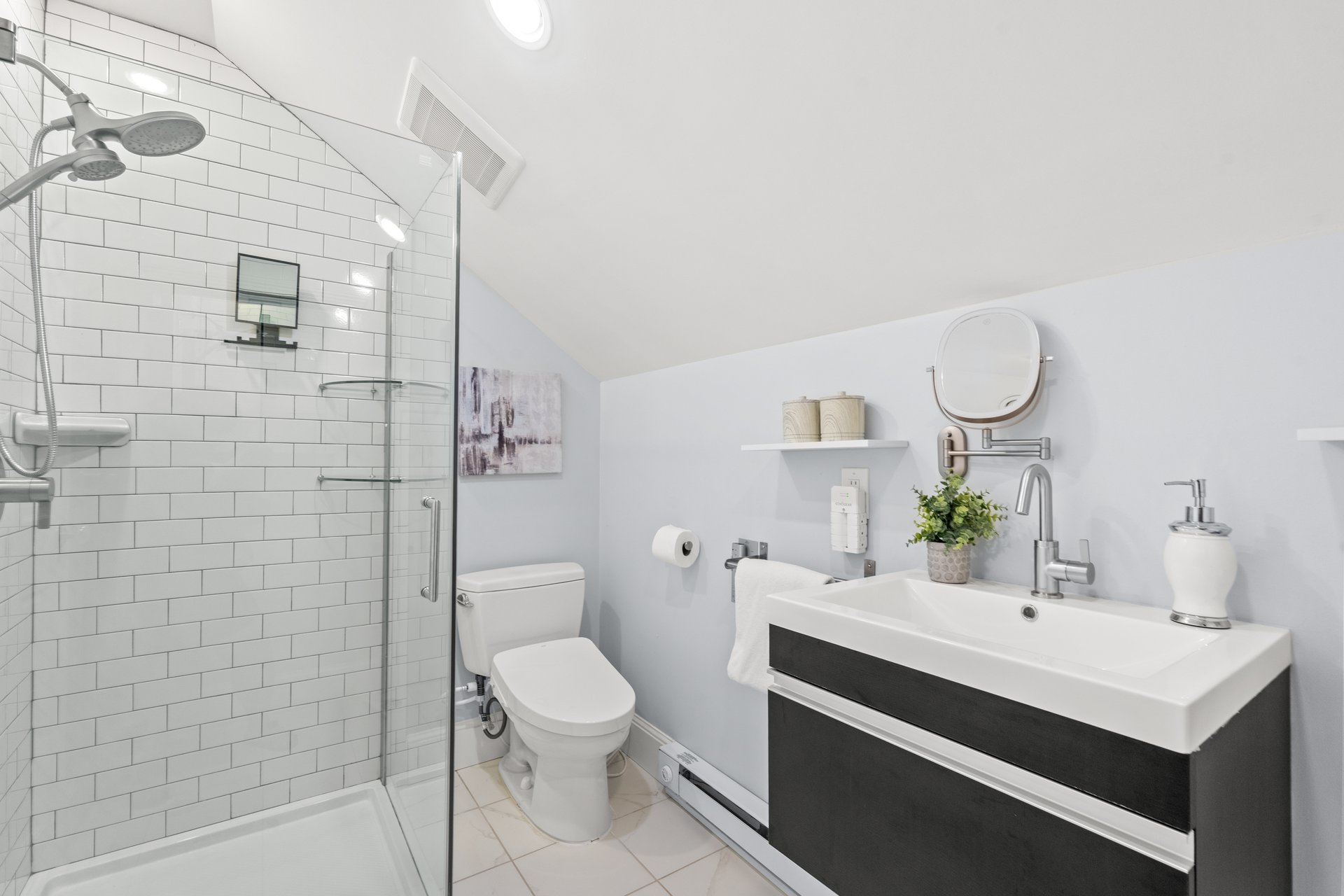 21 W Oak Street