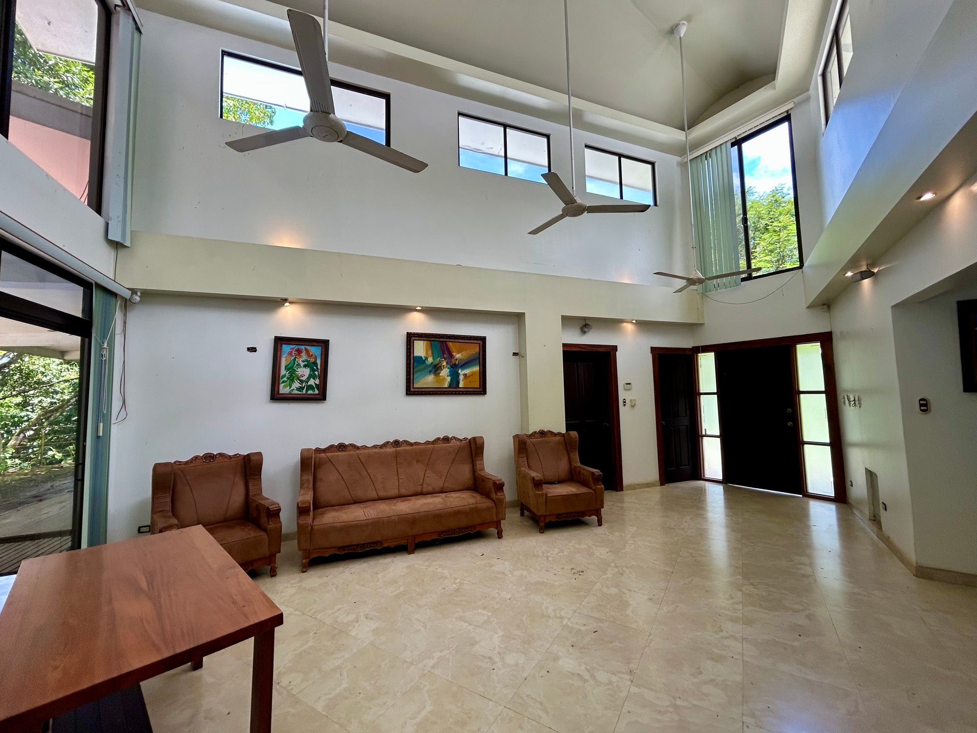 Fixer-Upper Home with an studio Office in Palmar Norte on a 7.58 Acres Property