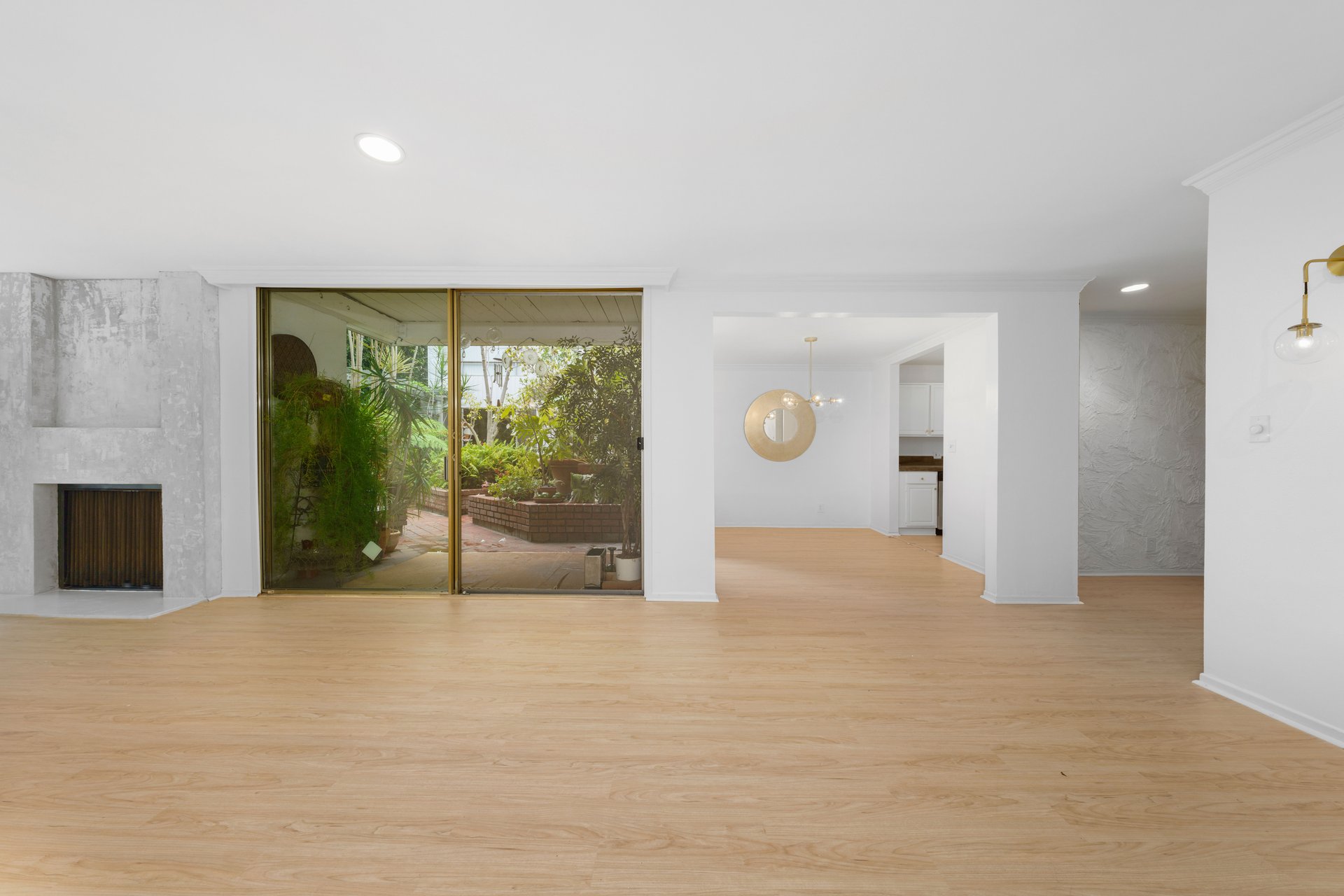 406 N Oakhurst Dr #105, Beverly Hills