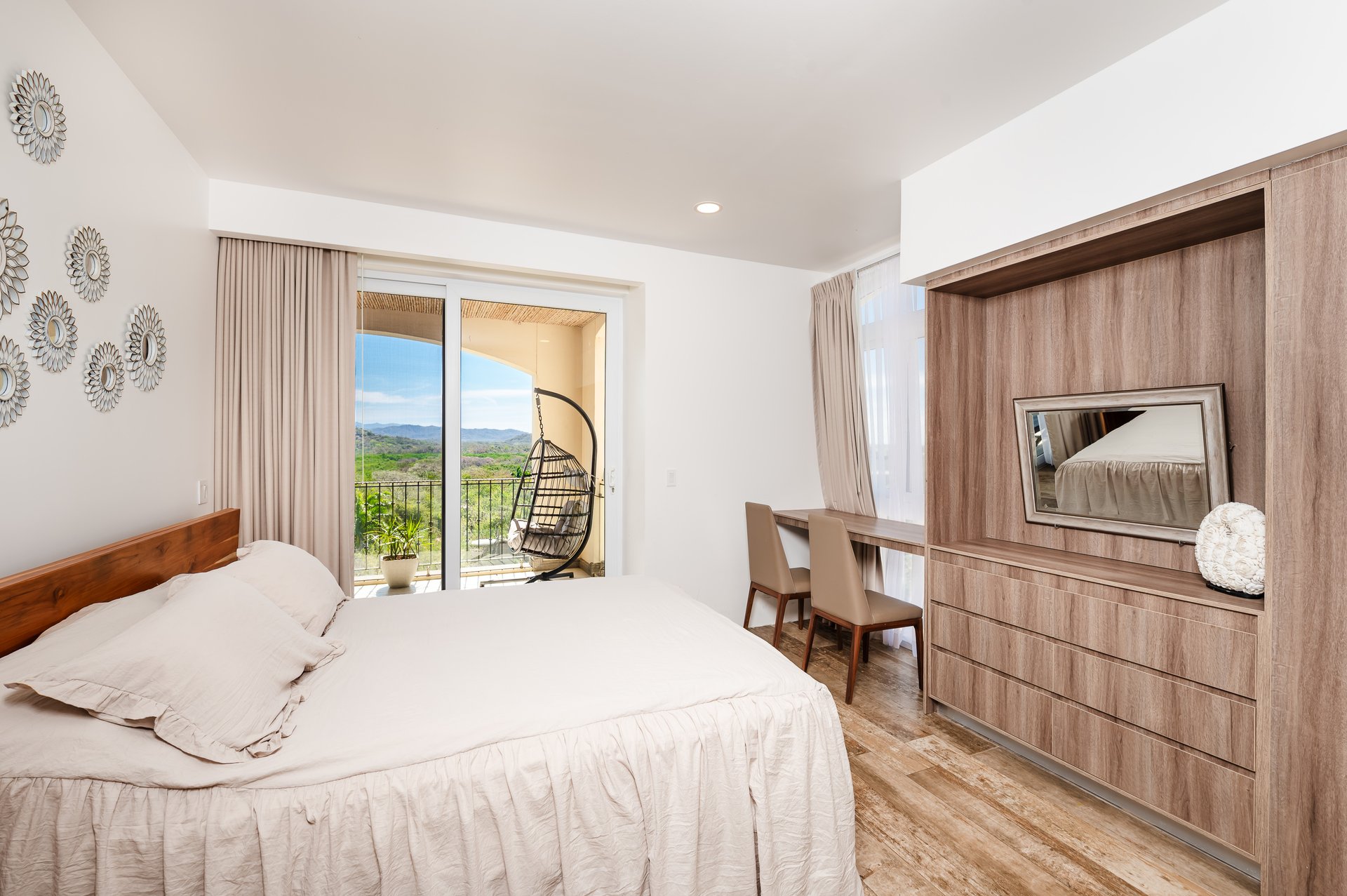 Penthouse 32 | Luxury Ocean-View Condo at Peninsula Langosta