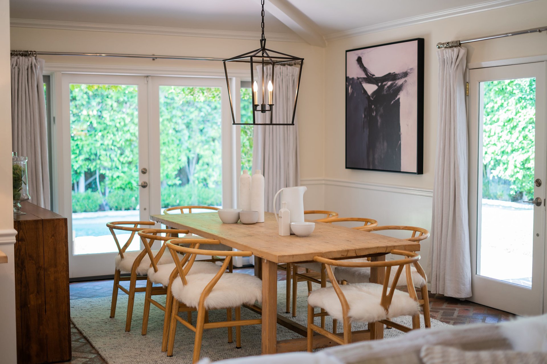 A Hampton's Vibe Traditional Home in Studio City 