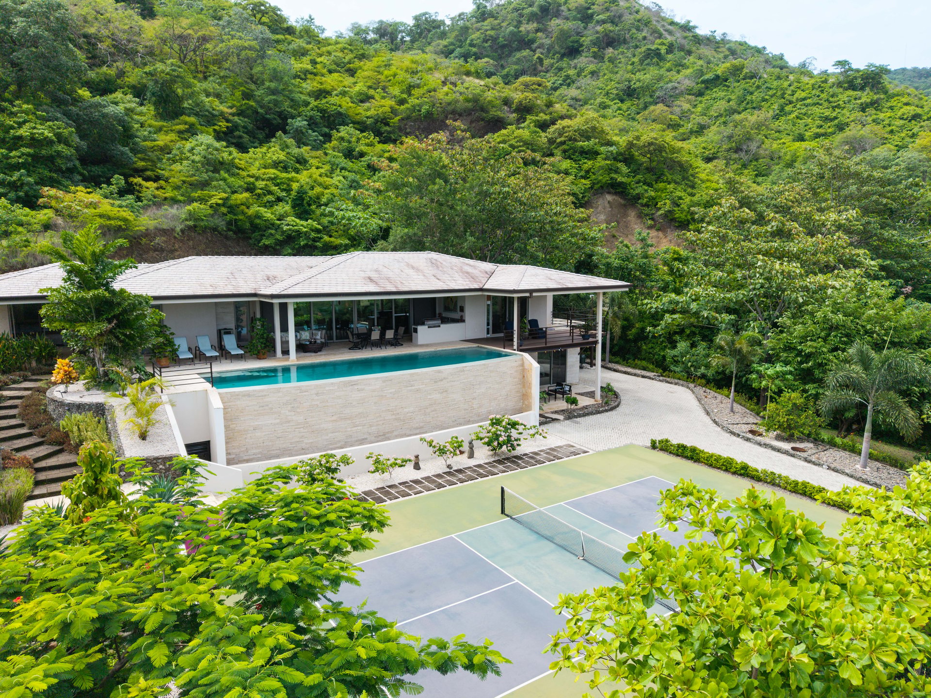 Casa Pickle on the Hill | Spacious Private Estate with Pickleball Court, Mature Gardens & Independent Guest Apartment