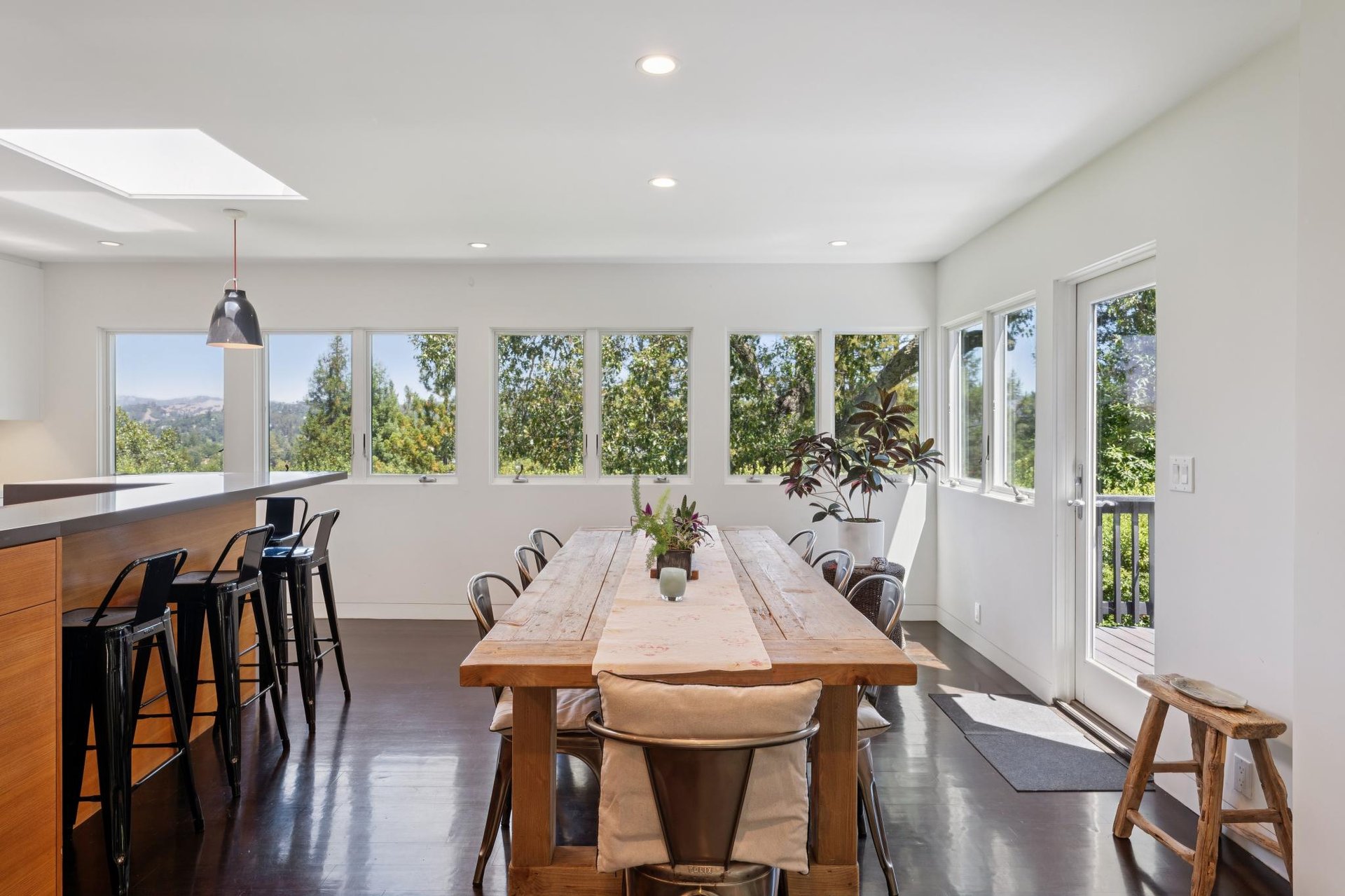 28 Black Log Rd