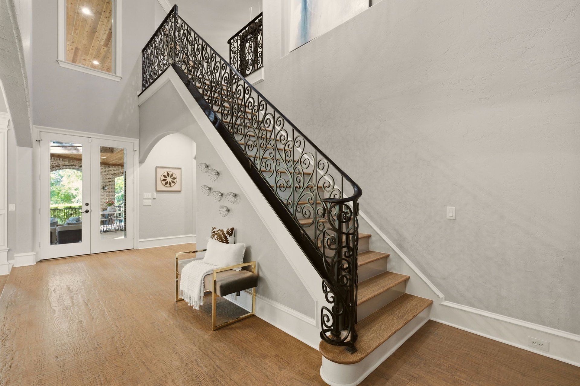 1700 Surrey Lane