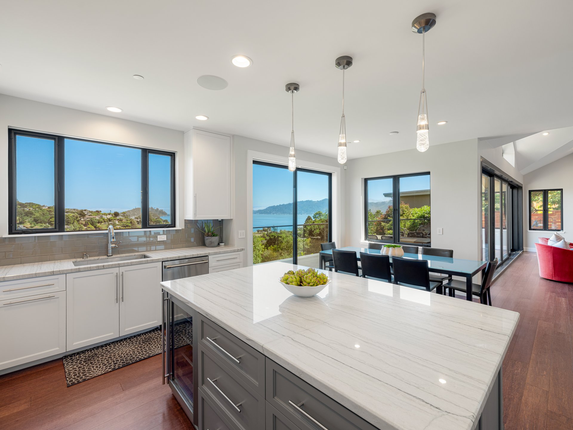 Stunning View Residence Built in 2015