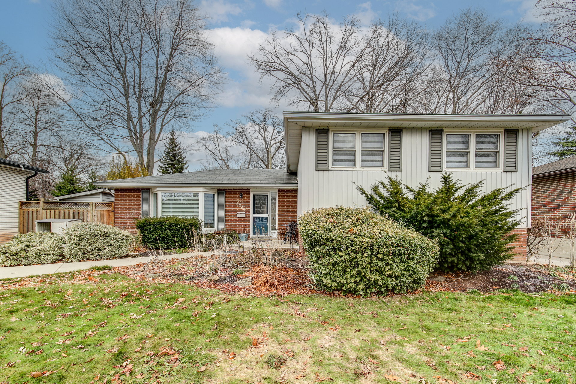 5264 Woodhaven Dr