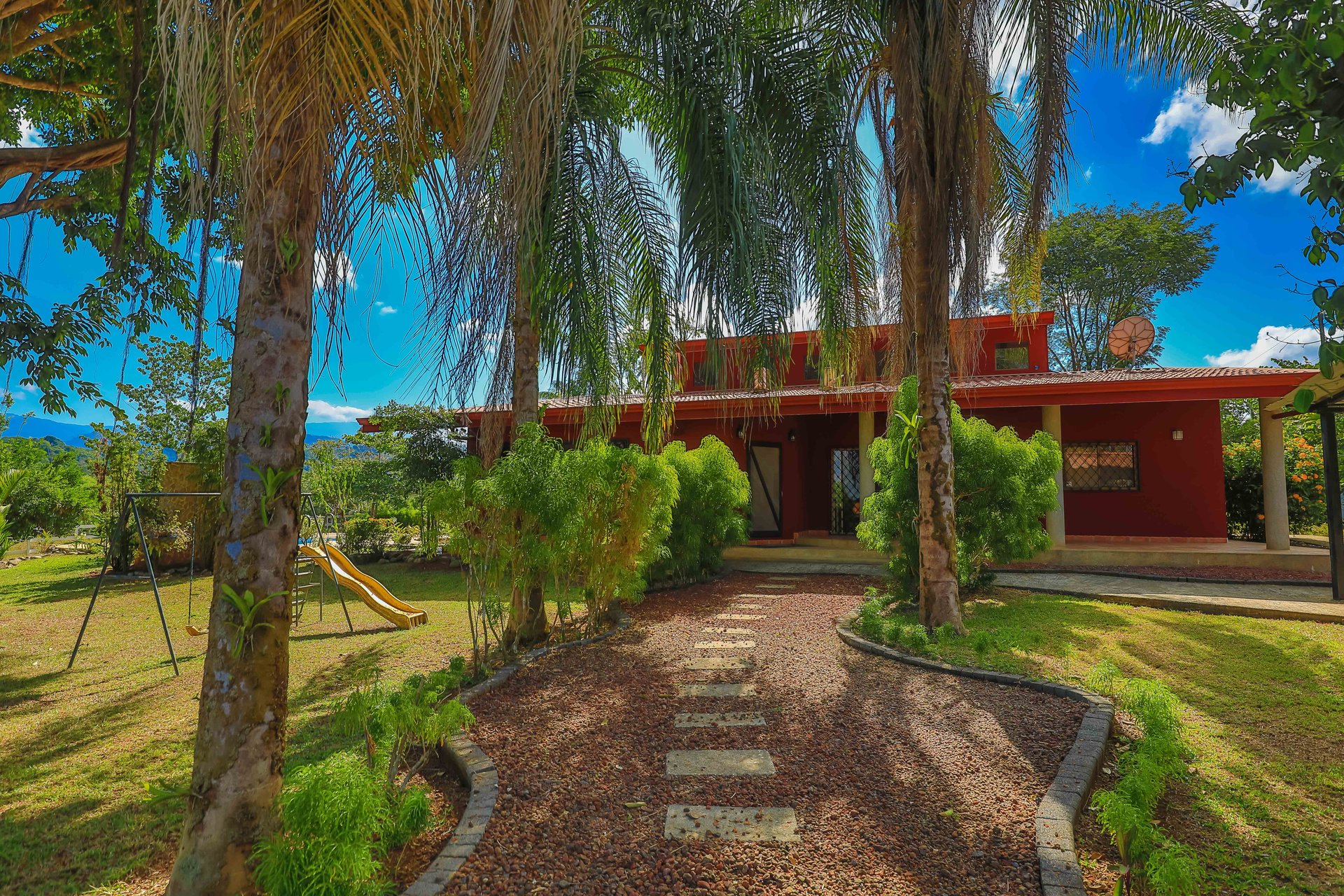 Hacienda-Style Retreat For Sale in Naranjito