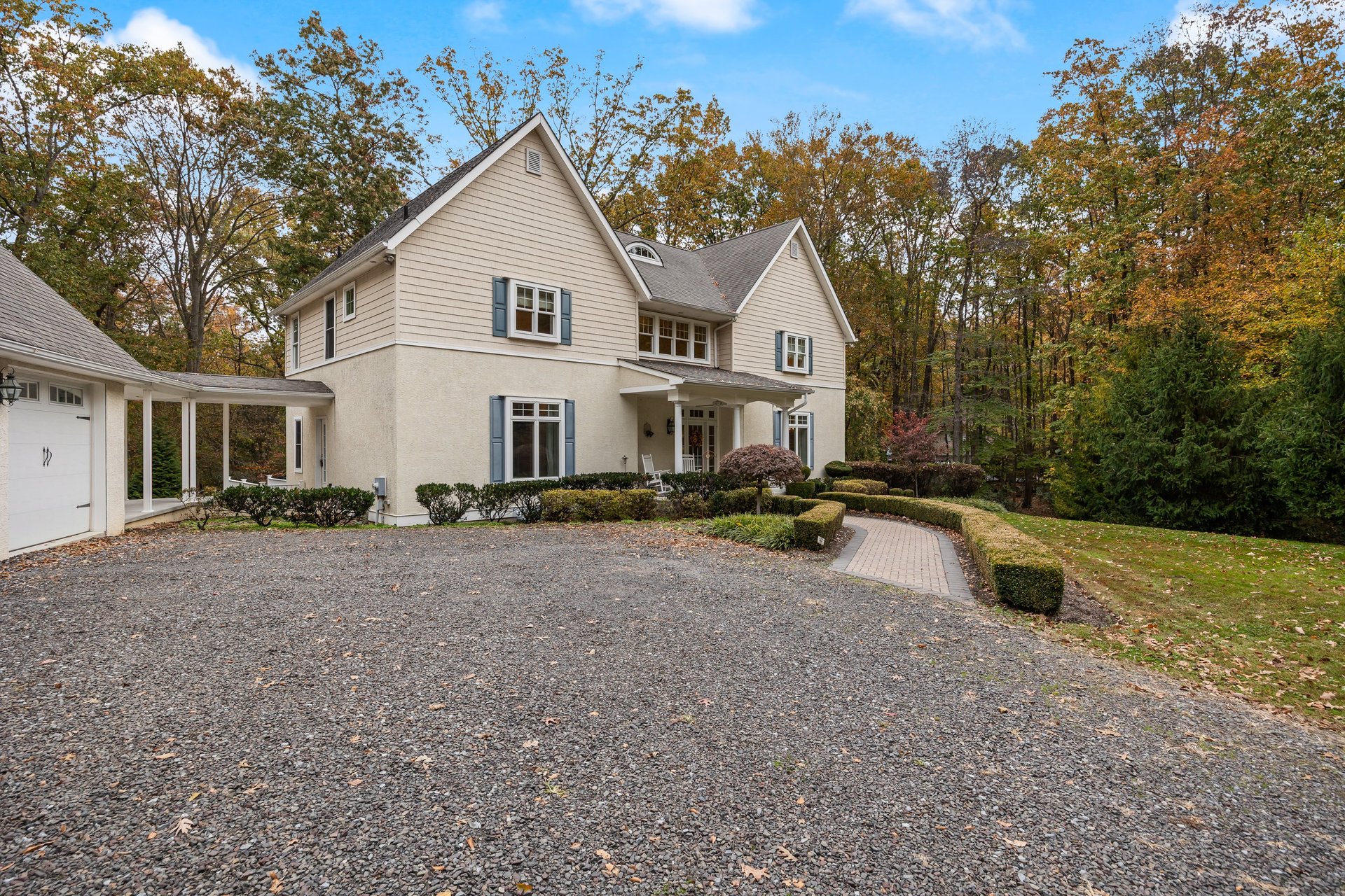 2A Laurel Dr