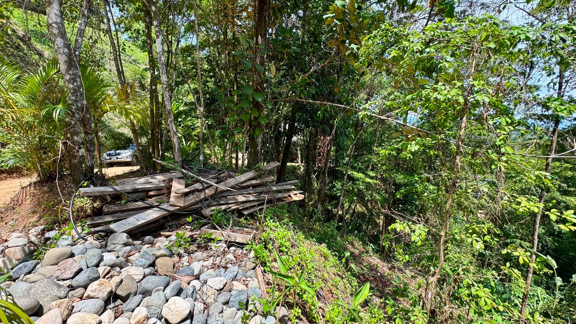Exclusive and Unique Ocean Views lot in the Hills of Uvita!
