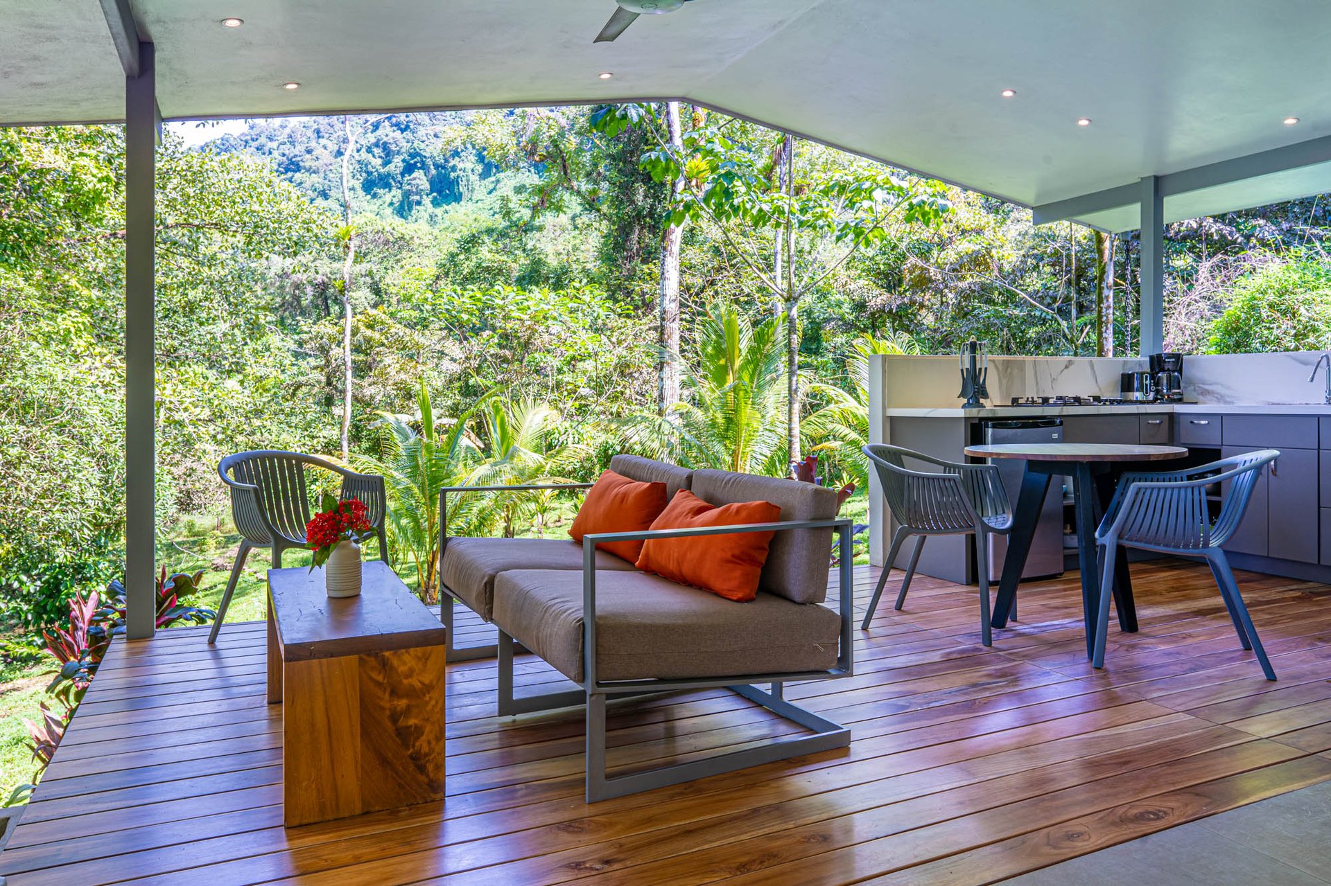 5 Bedroom Family Compound Turn Key and Fantastic Rental Potential