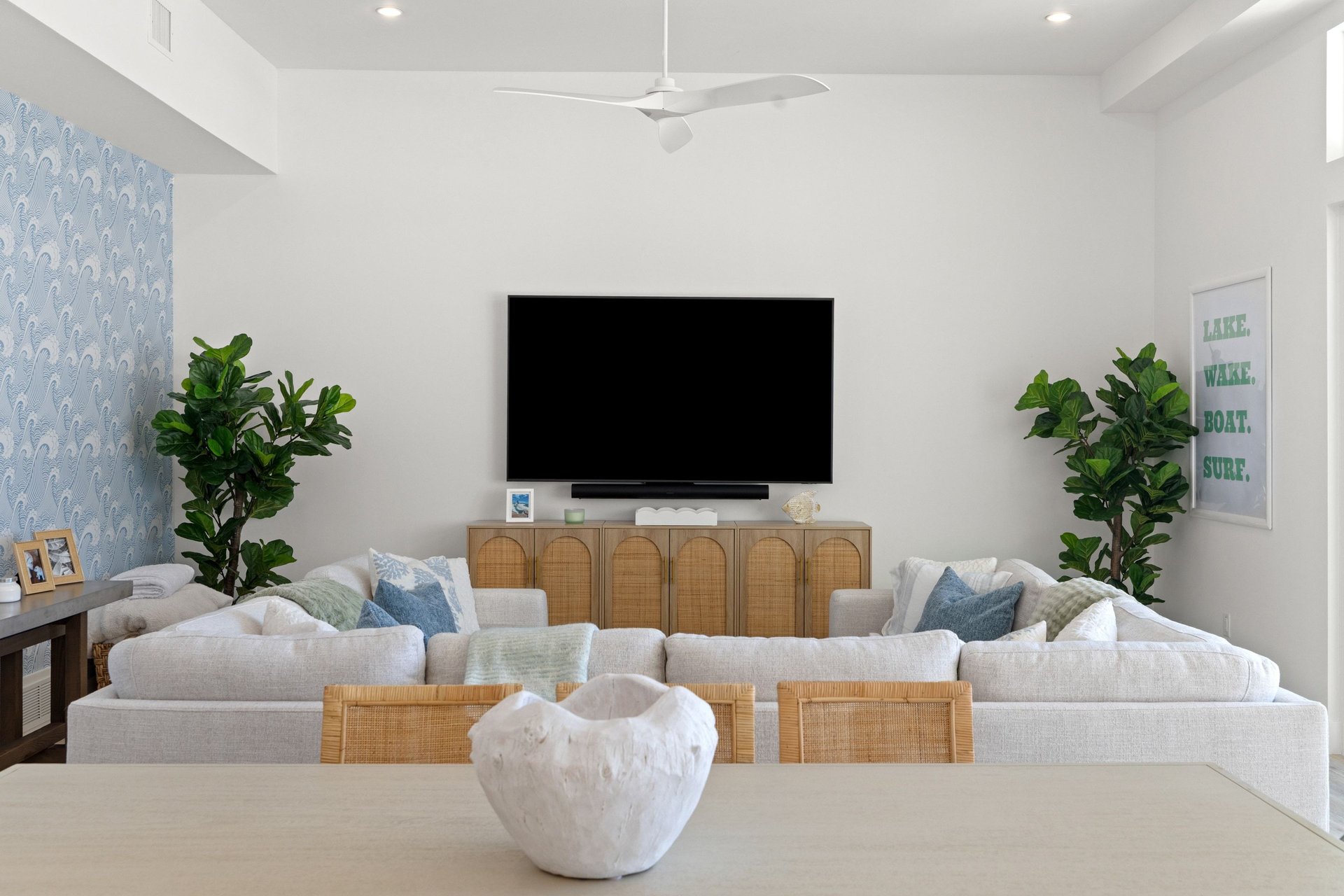 1209 Edgewater Drive