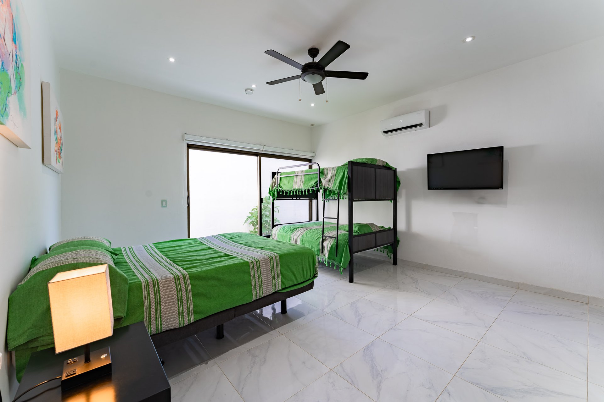 5 bedrooms, Single Family Homes, Villa de Caballos