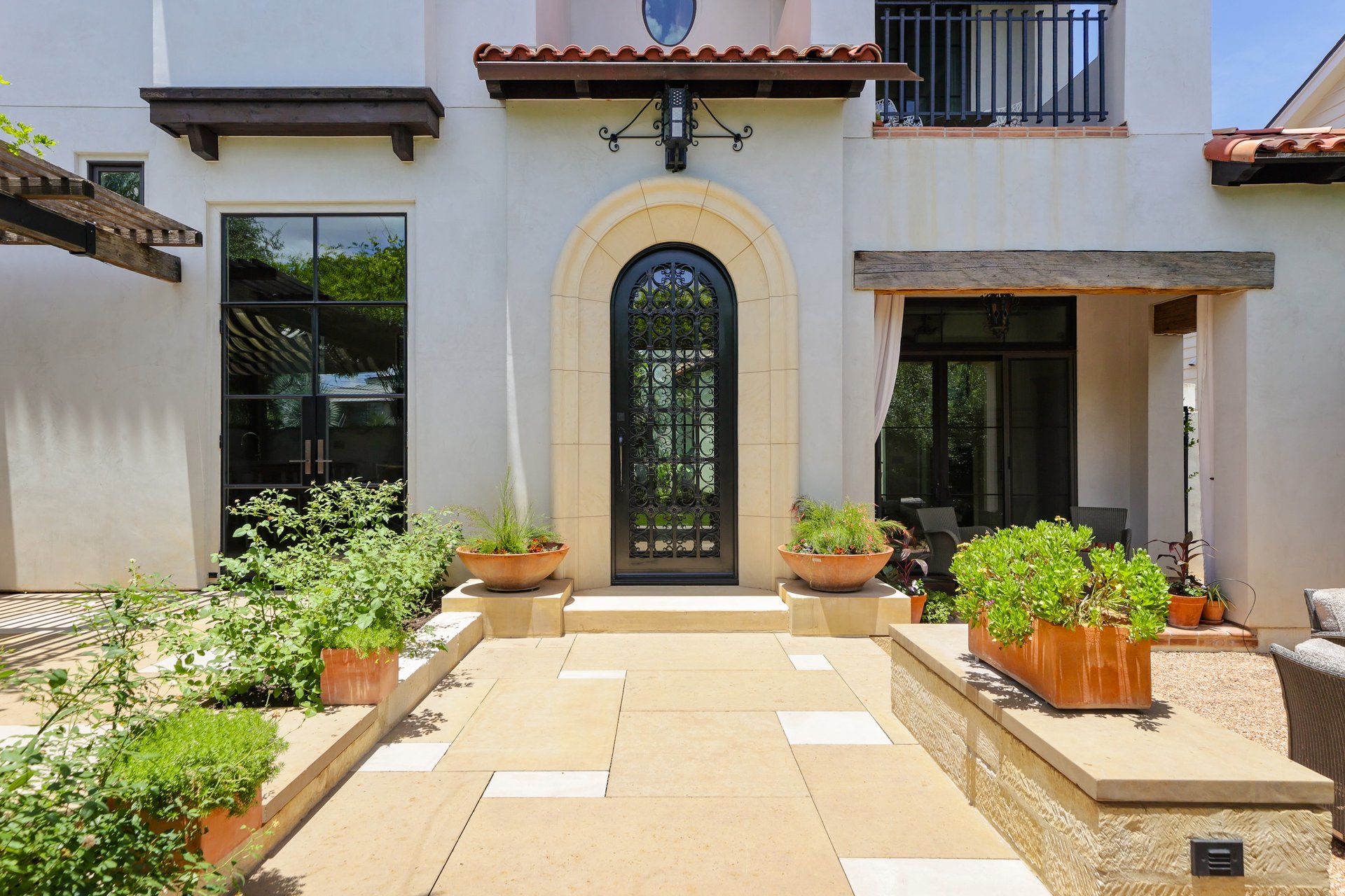 1308 Meriden Lane 