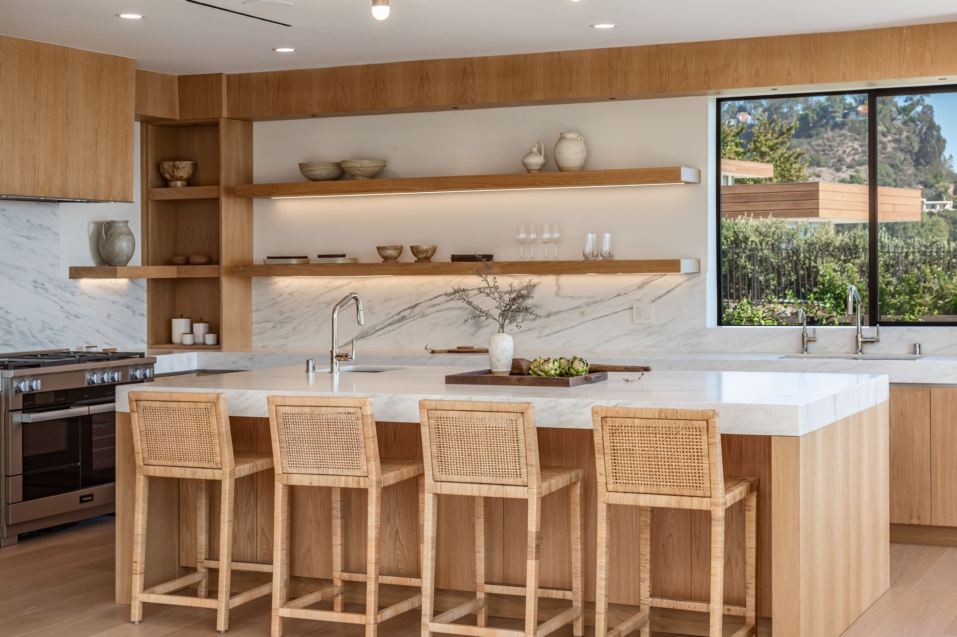 1705 Carla Ridge, Beverly Hills