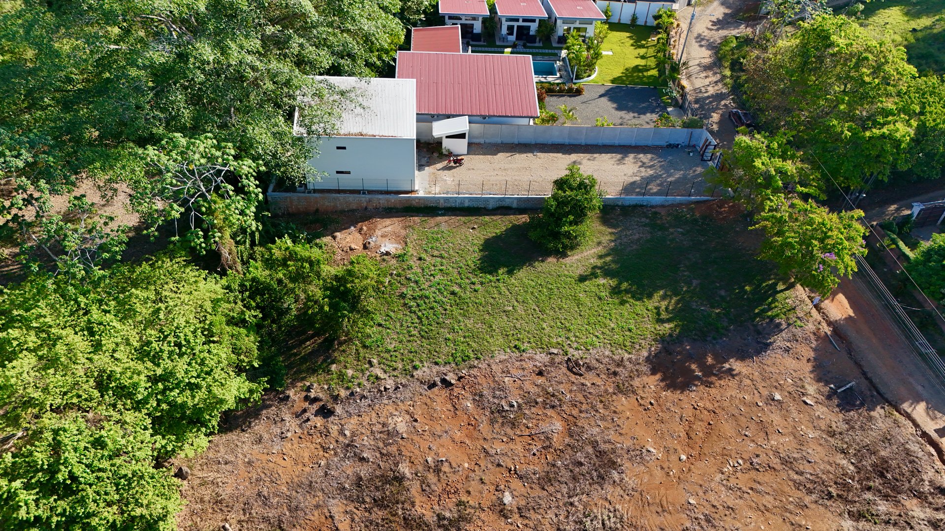 ZONED RESIDENTIAL / COMMERCIAL LOT IN COVETED LOCATION!!