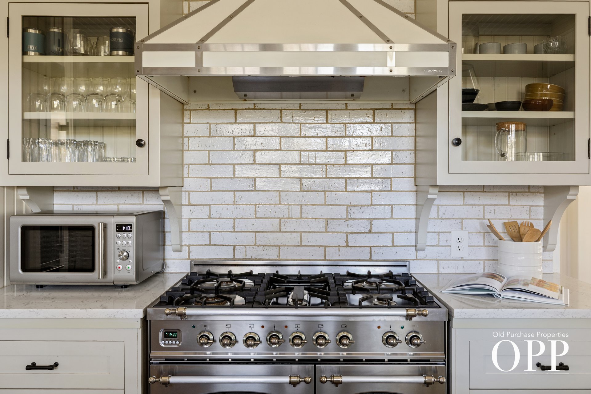 A MOVE-IN READY BELLPORT ORIGINAL